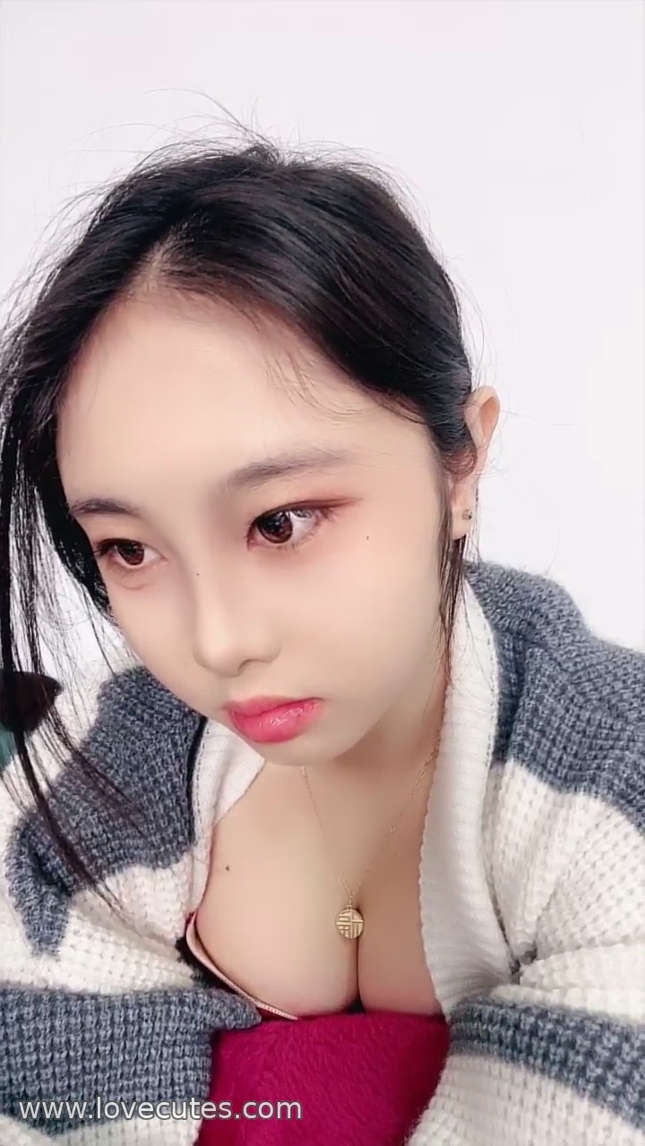 秦瑶 - 学院風制服テーマ写真：白い肌と青春スタイルのコントラスト魅力 甜美な外見の下に潜むセクシーな緊張感 27P+5V
