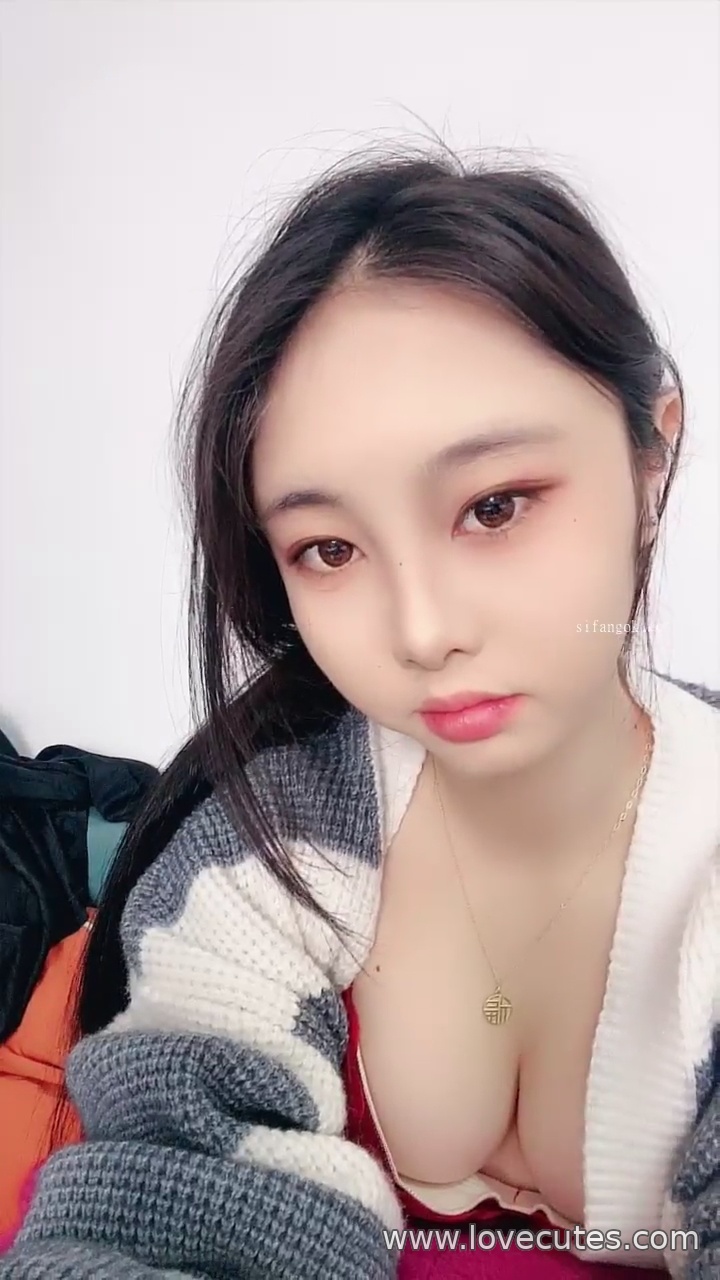 秦瑶 - 学院風制服テーマ写真：白い肌と青春スタイルのコントラスト魅力 甜美な外見の下に潜むセクシーな緊張感 27P+5V