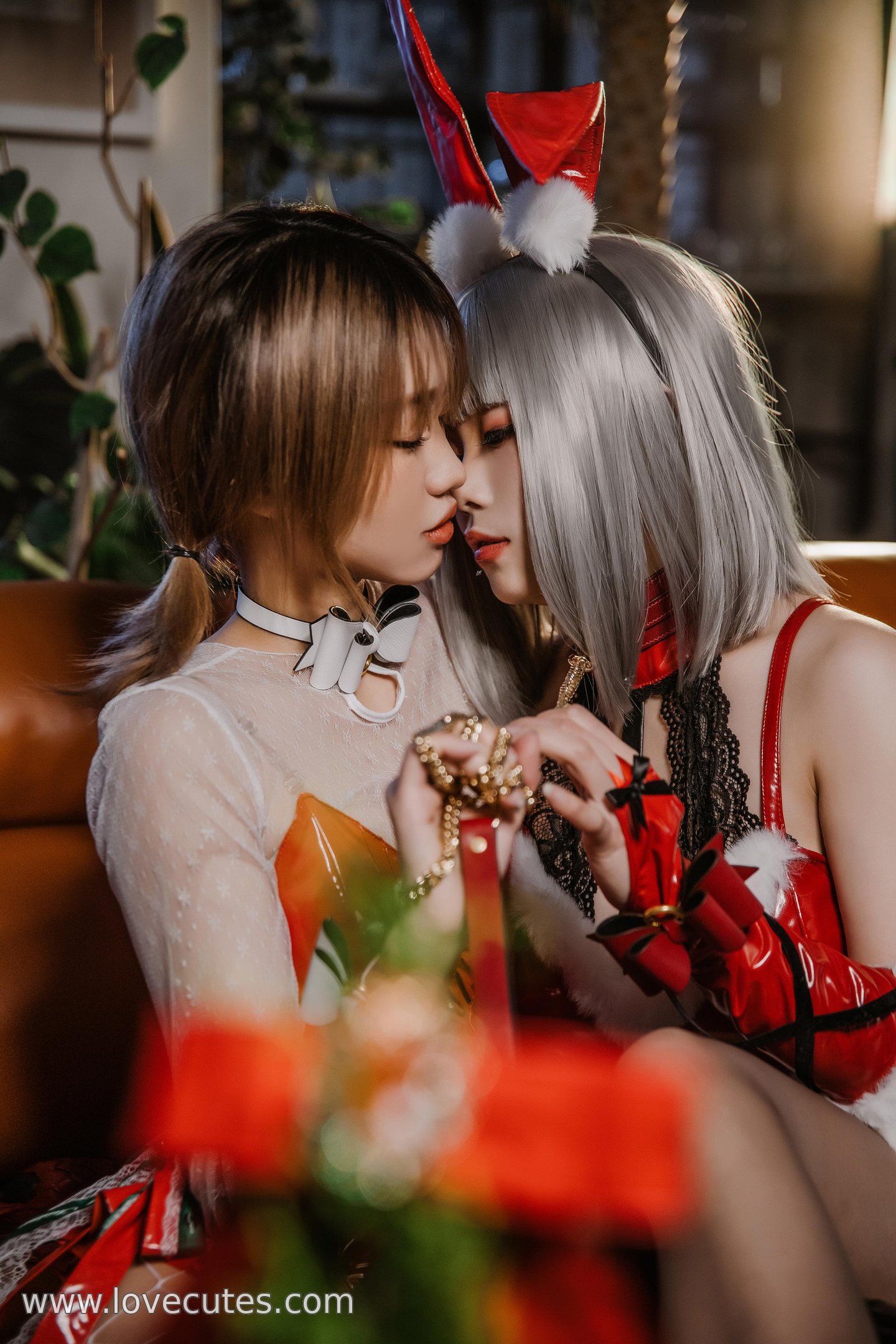 写真] 柒柒要乖哦 & 末夜787 - 双人クリスマスギフト：祝祭の雰囲気の中での甘辛な双人私房、魅惑のヒップラインと親密なインタラクション 64P