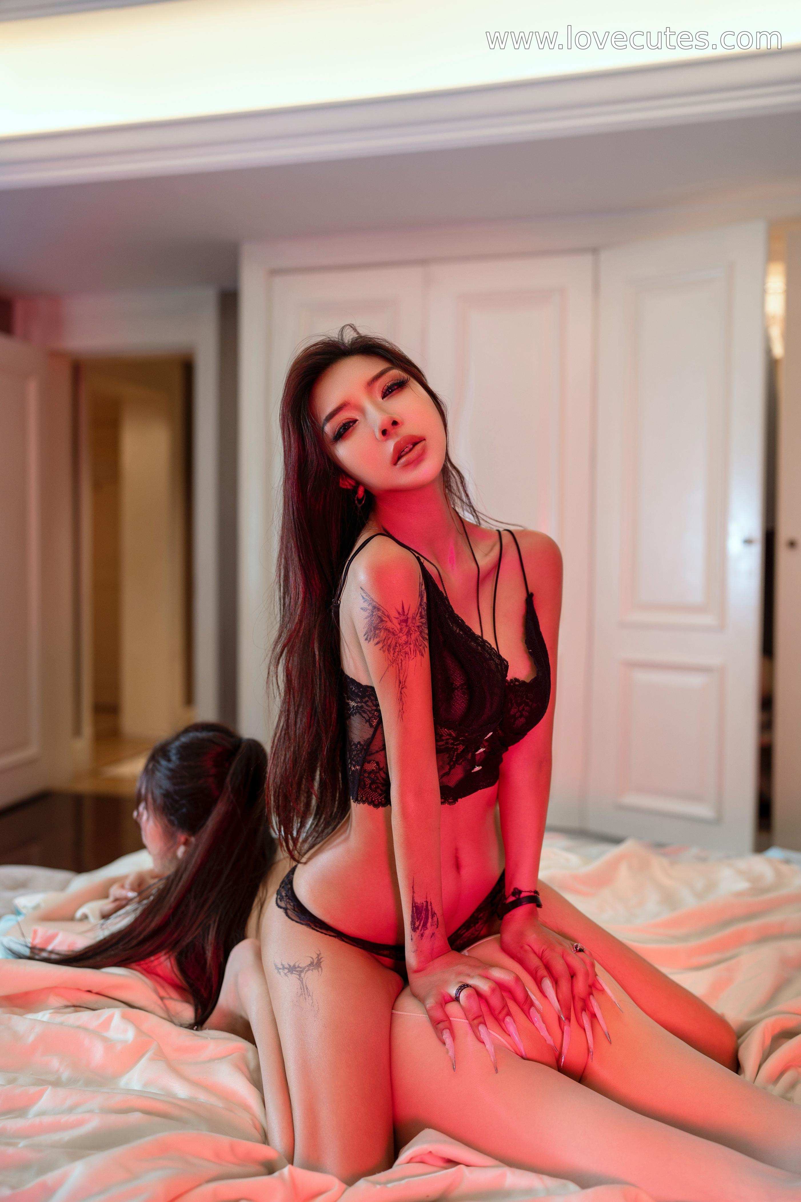 Ảnh] Lý Lệ Sa - Chủ đề đôi lãng mạn trên XiuRen: Tạo hình tất trắng trong phòng gym, tôn vinh đôi chân dài và không khí thân mật 90P