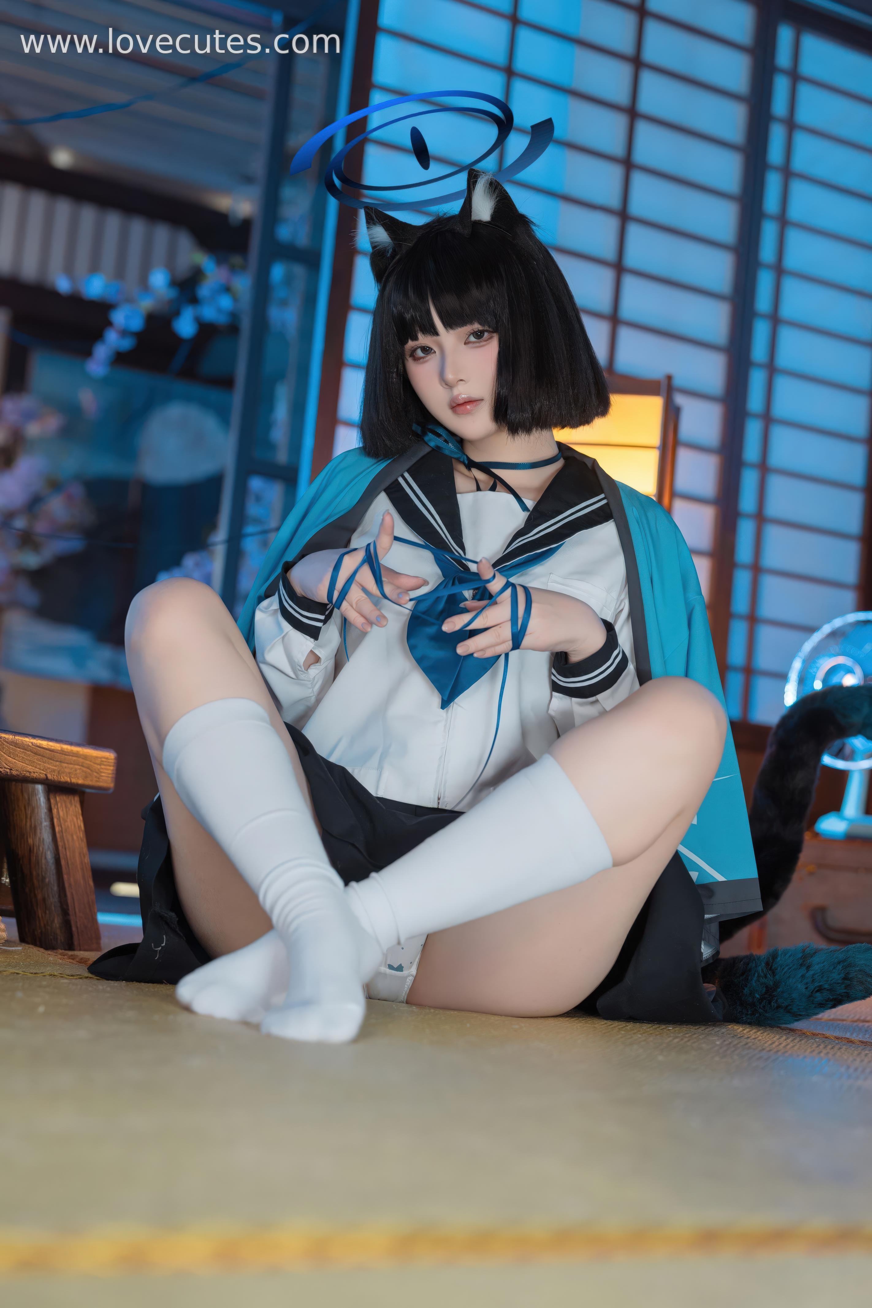 [cosplay] 屿鱼 - 蔚蓝档案 桐生桔梗：学院制服风格的角色还原 清冷气质与身材线条并重呈现 53P
