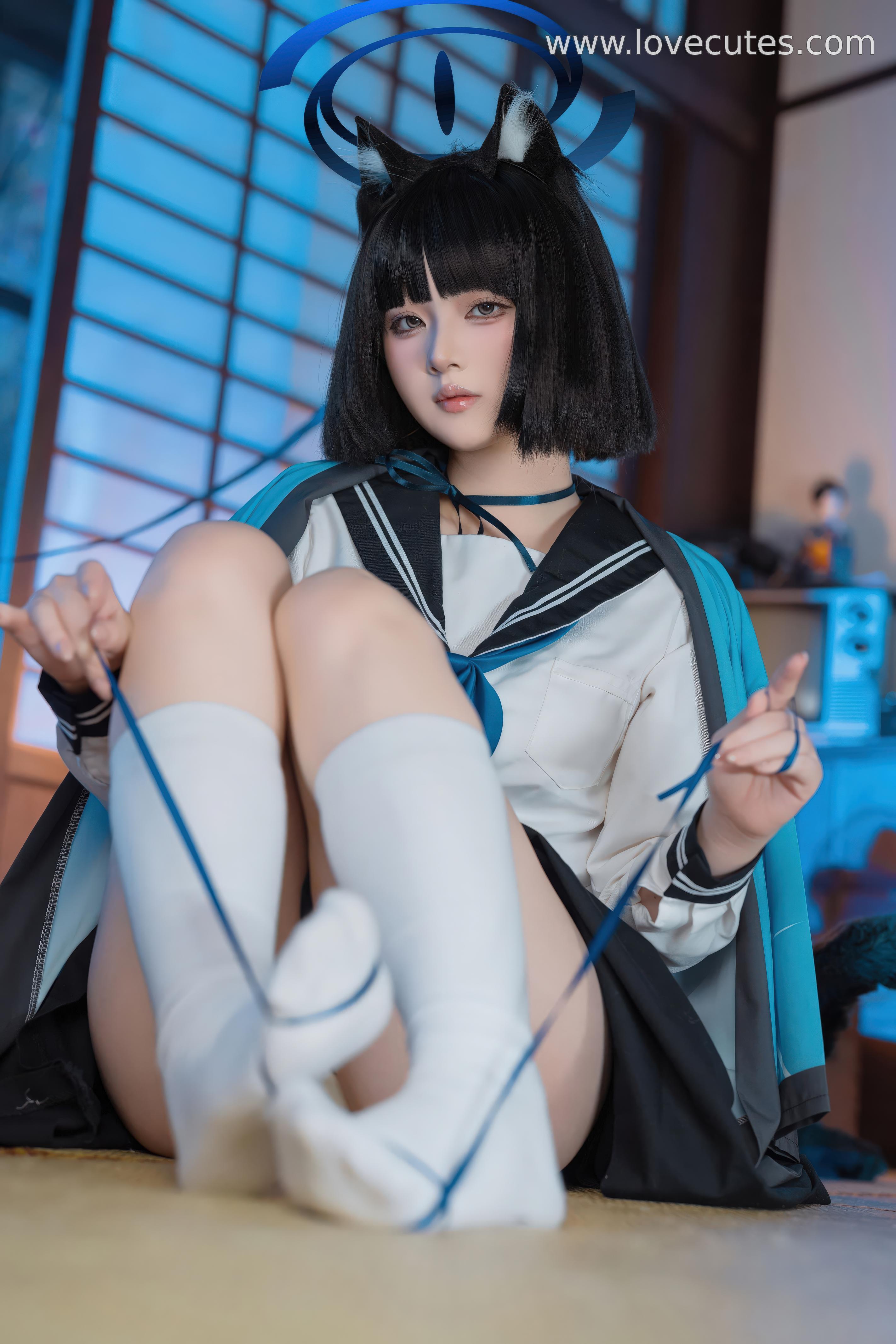[cosplay] 屿鱼 - 蔚蓝档案 桐生桔梗：学院制服风格的角色还原 清冷气质与身材线条并重呈现 53P