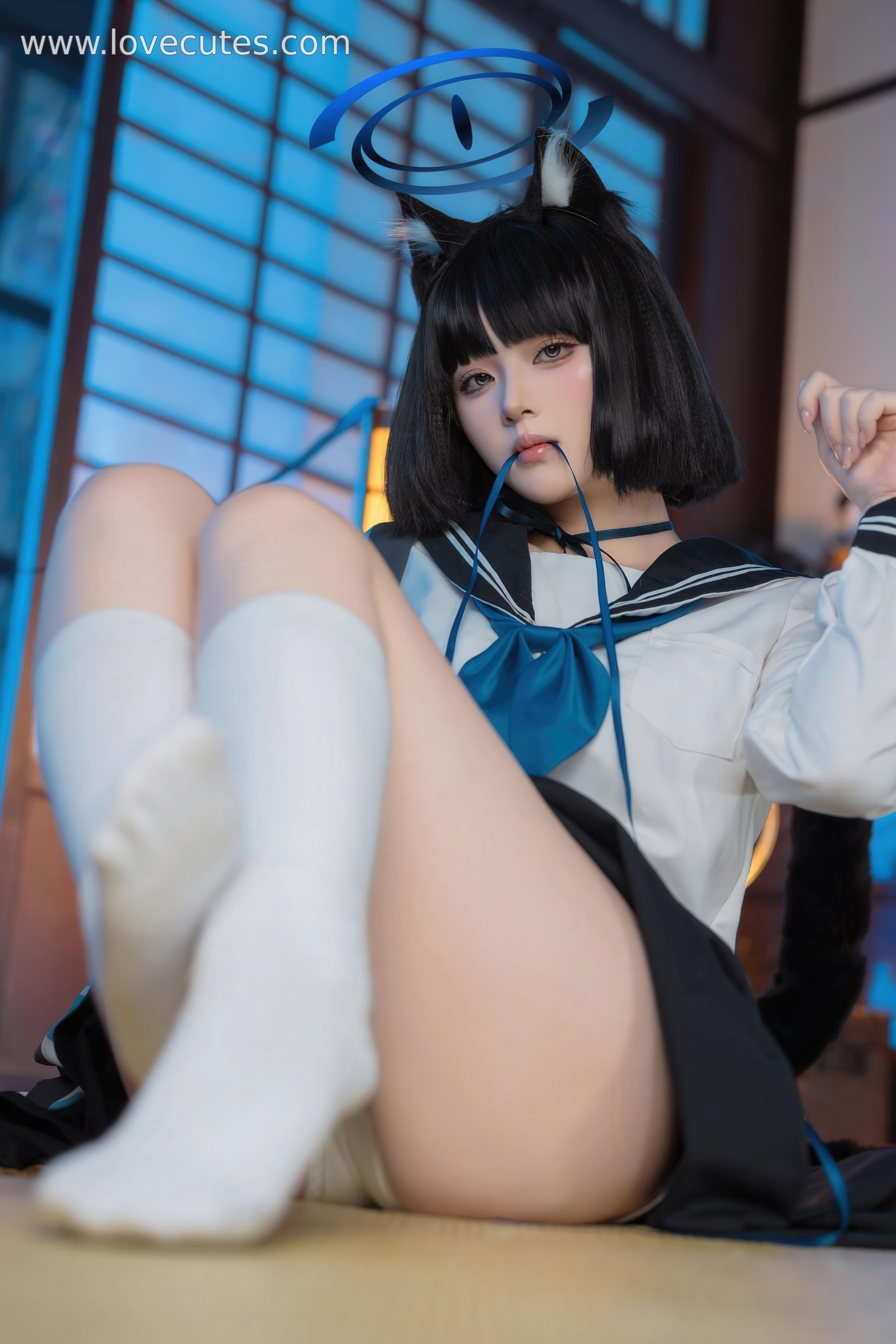 [cosplay] 屿鱼 - 蔚蓝档案 桐生桔梗：学院制服风格的角色还原 清冷气质与身材线条并重呈现 53P