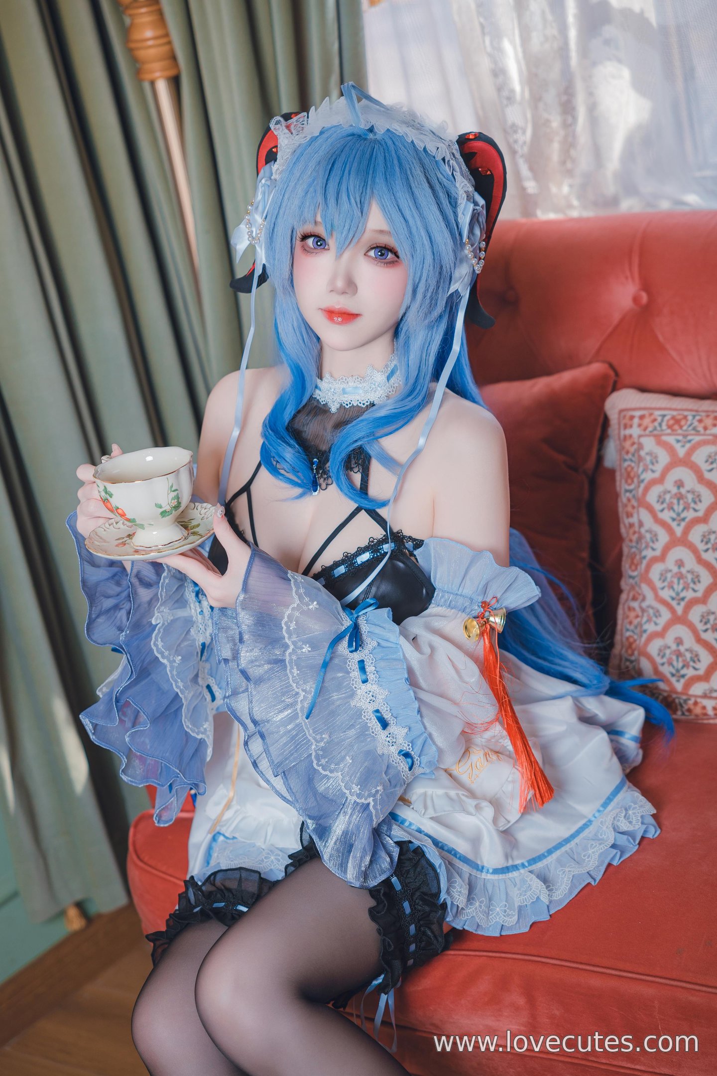 costume] Tuyết Tình Astra - Người Hầu Ganyu: Tái Hiện Phong Cách Nữ Hầu Đen, Sự Kết Hợp Giữa Dịu Dàng và Gợi Cảm 31P1V