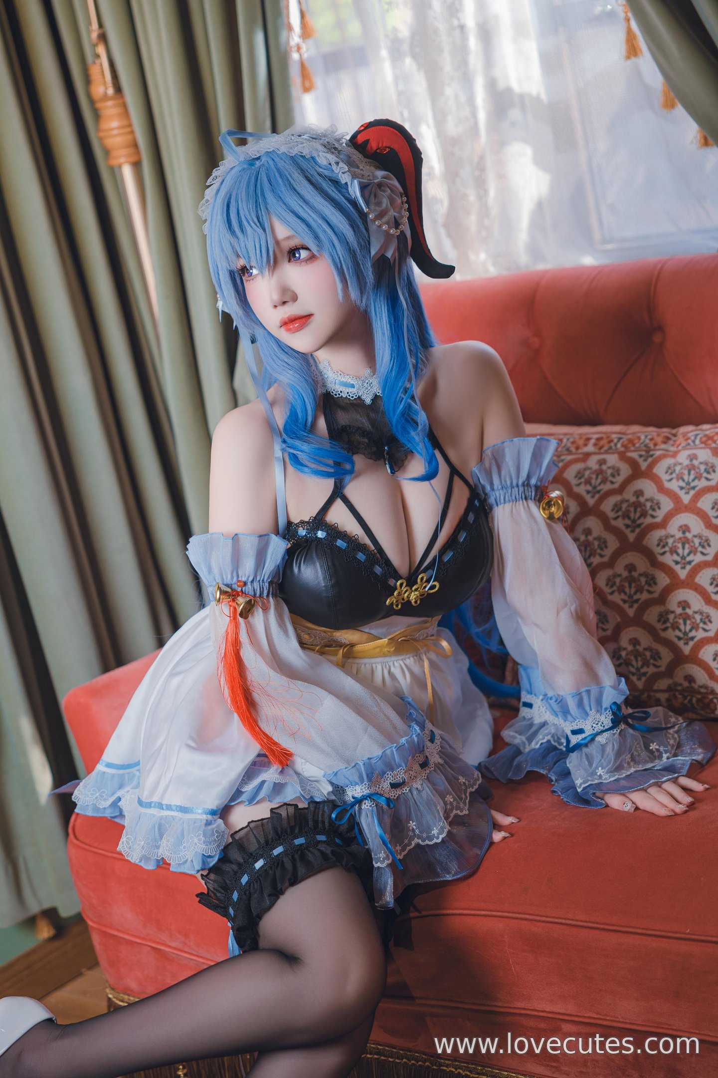 costume] Tuyết Tình Astra - Người Hầu Ganyu: Tái Hiện Phong Cách Nữ Hầu Đen, Sự Kết Hợp Giữa Dịu Dàng và Gợi Cảm 31P1V