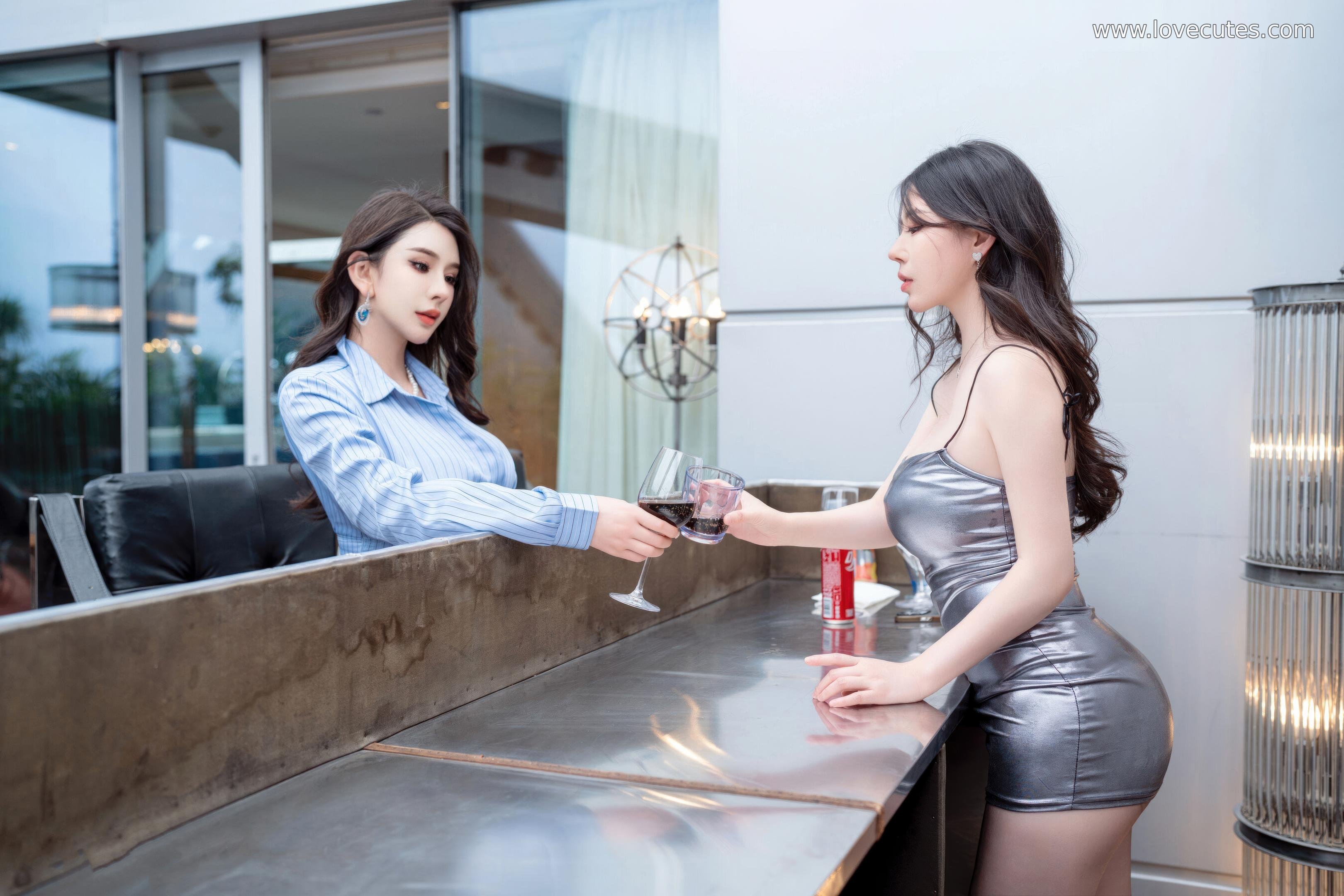 模特] 李丽莎 LiLiSha & 白茹雪 BaiRuXue - 雙人派對主題：床上派對氛圍中的絲襪高跟造型，雙人互動與身材線條並重呈現 88P