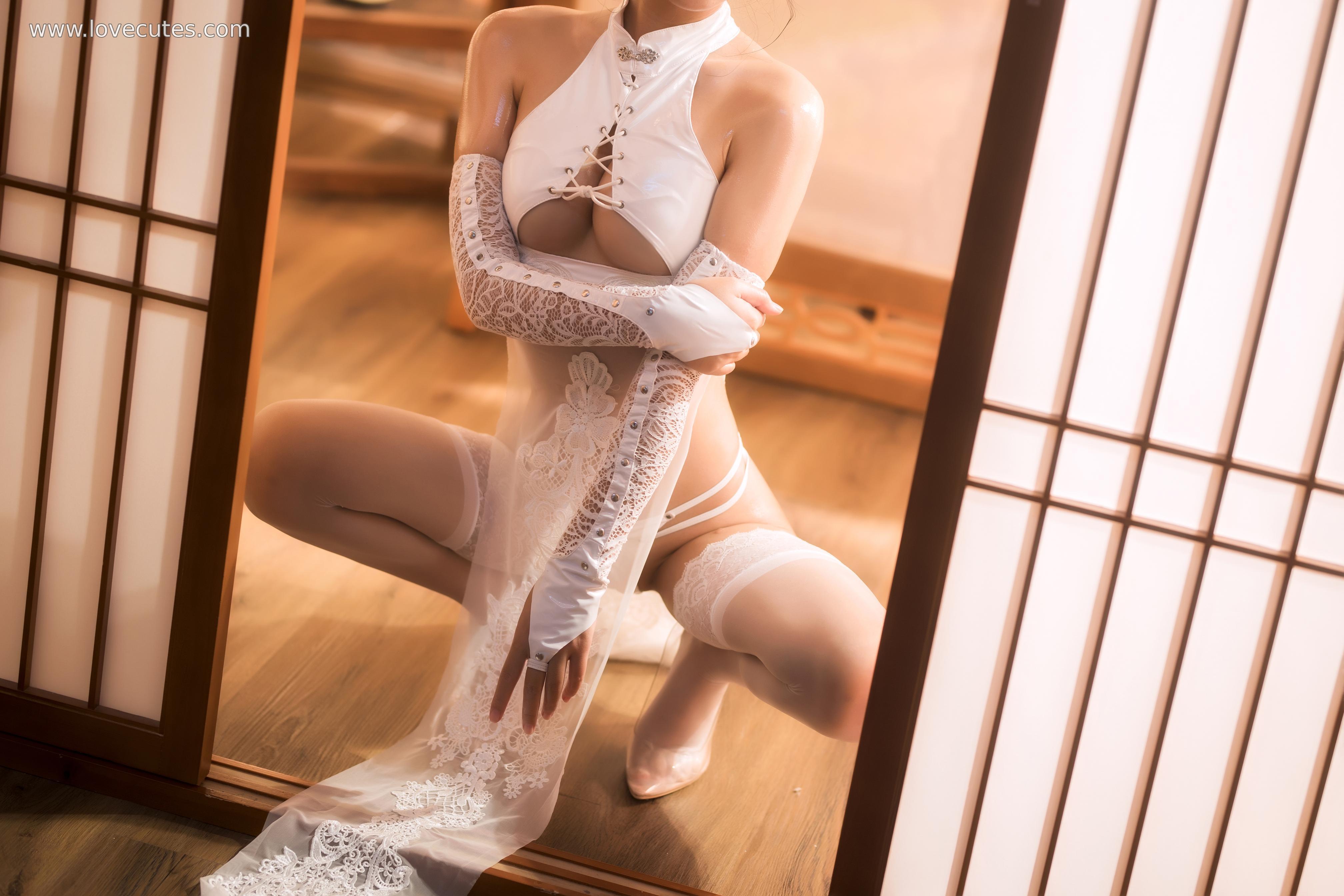 '[cosplay] 萌芽儿o0 - 靡烟: Sự Kết Hợp Giữa Giày Cao Gót và Vớ Lưới Trong Một Tạo Hình Độc Đáo, Biểu Thị Sự Quyến Rũ Lạnh Lùng Dưới Không Gian Khói 30P'