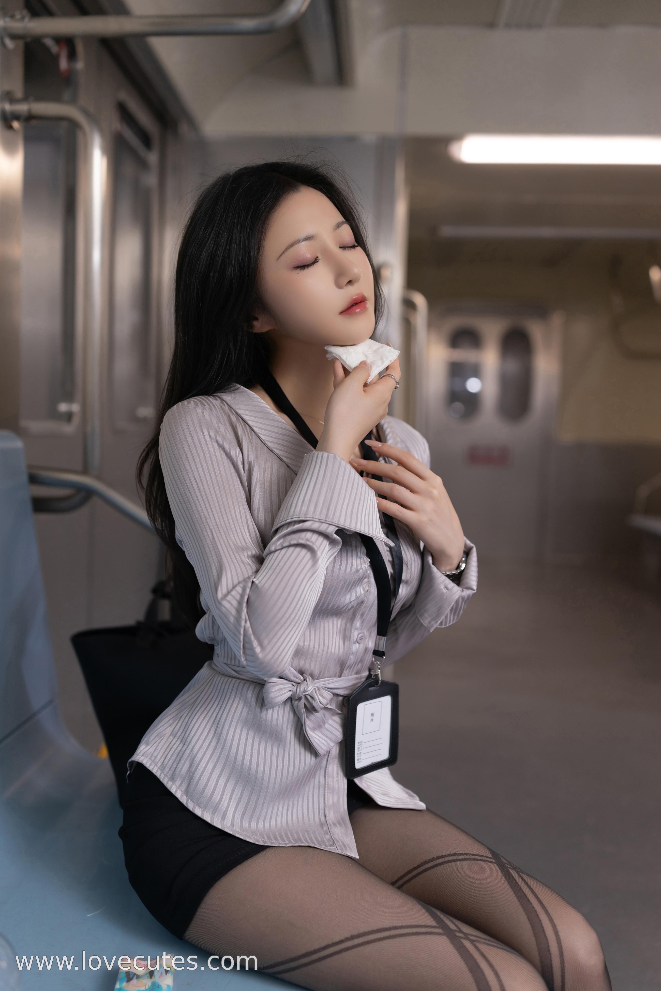 Model] Caviar Fish - Hypnotic Subway: Subway Scene + Uniform Elements, Black Stockings with Leopard Print Accents, Alluring Contrast, Full Atmosphere 120P