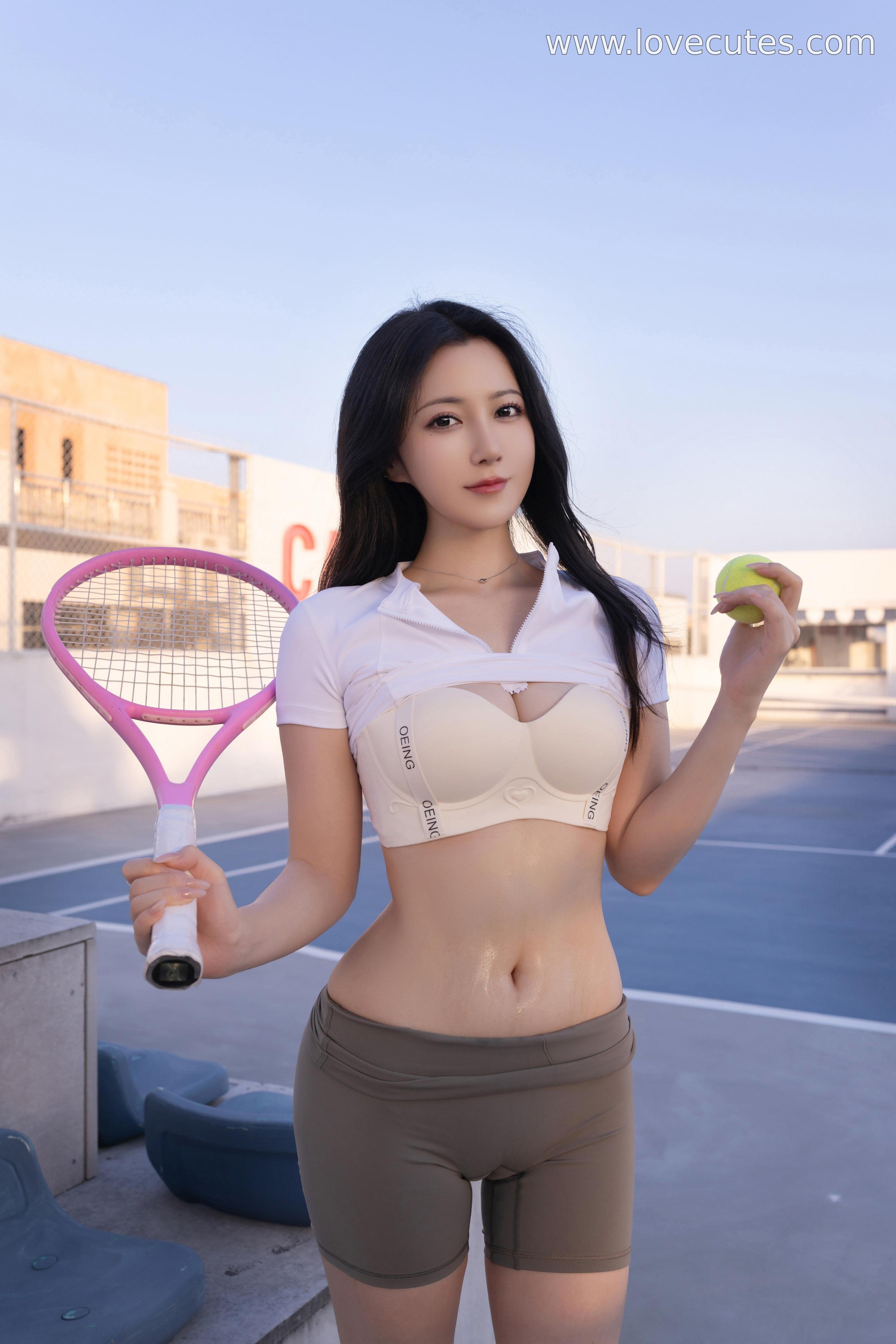 モデル] 魚卵フィッシュ - テニスコート：スポーツシーンのプライベート撮影 タイトパンツとランジェリーのセクシーなコントラスト 魅惑的な雰囲気 120P