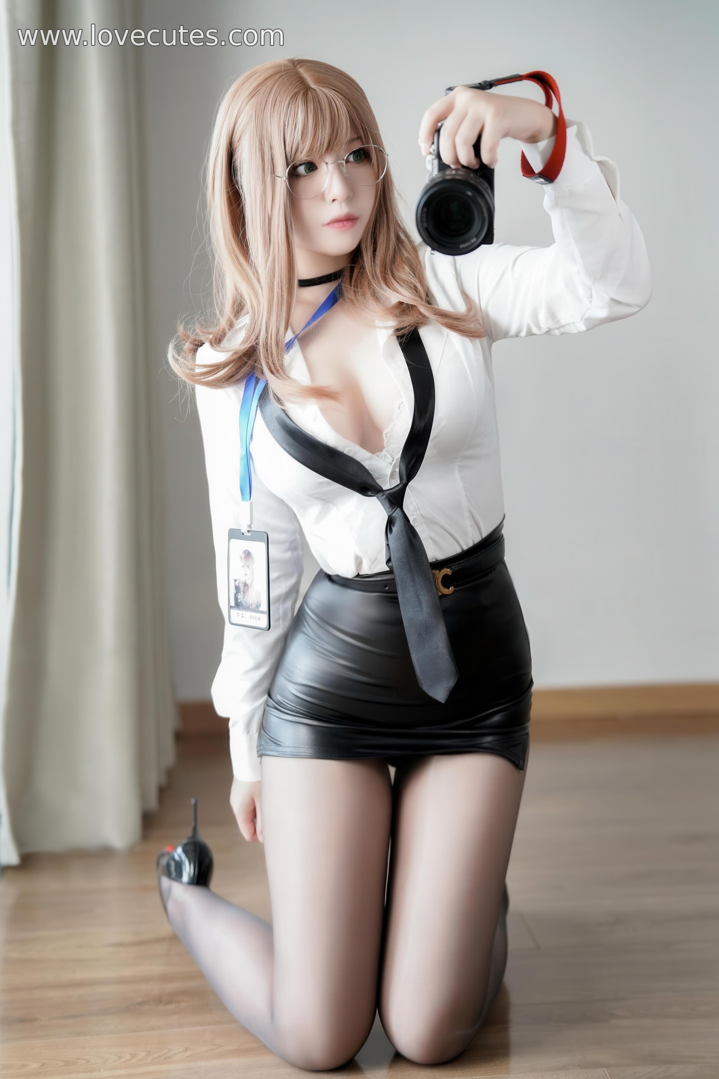 半半子 NIKKE エマ秘書 コスプレ 76P