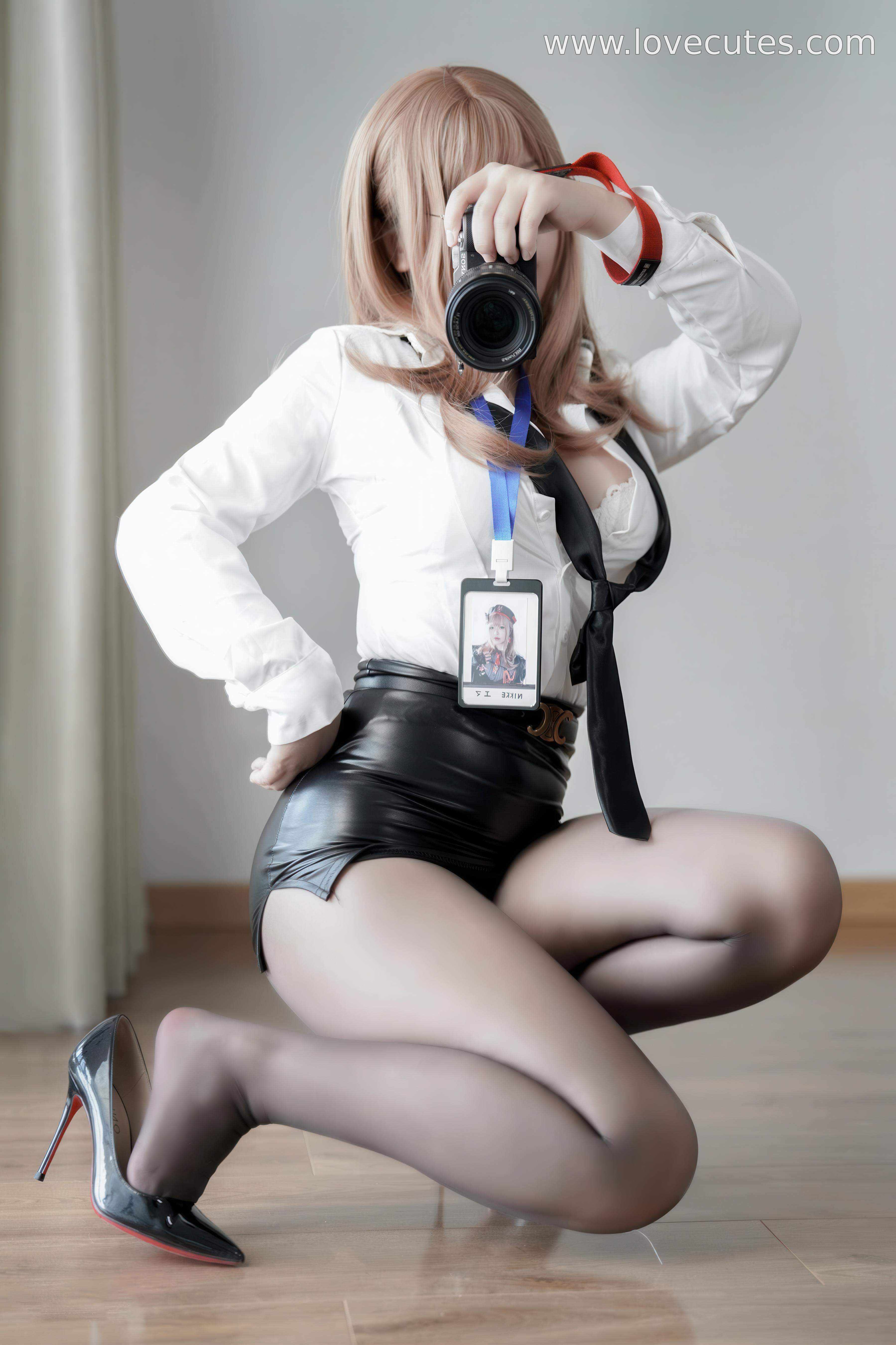 半半子 NIKKE エマ秘書 コスプレ 76P