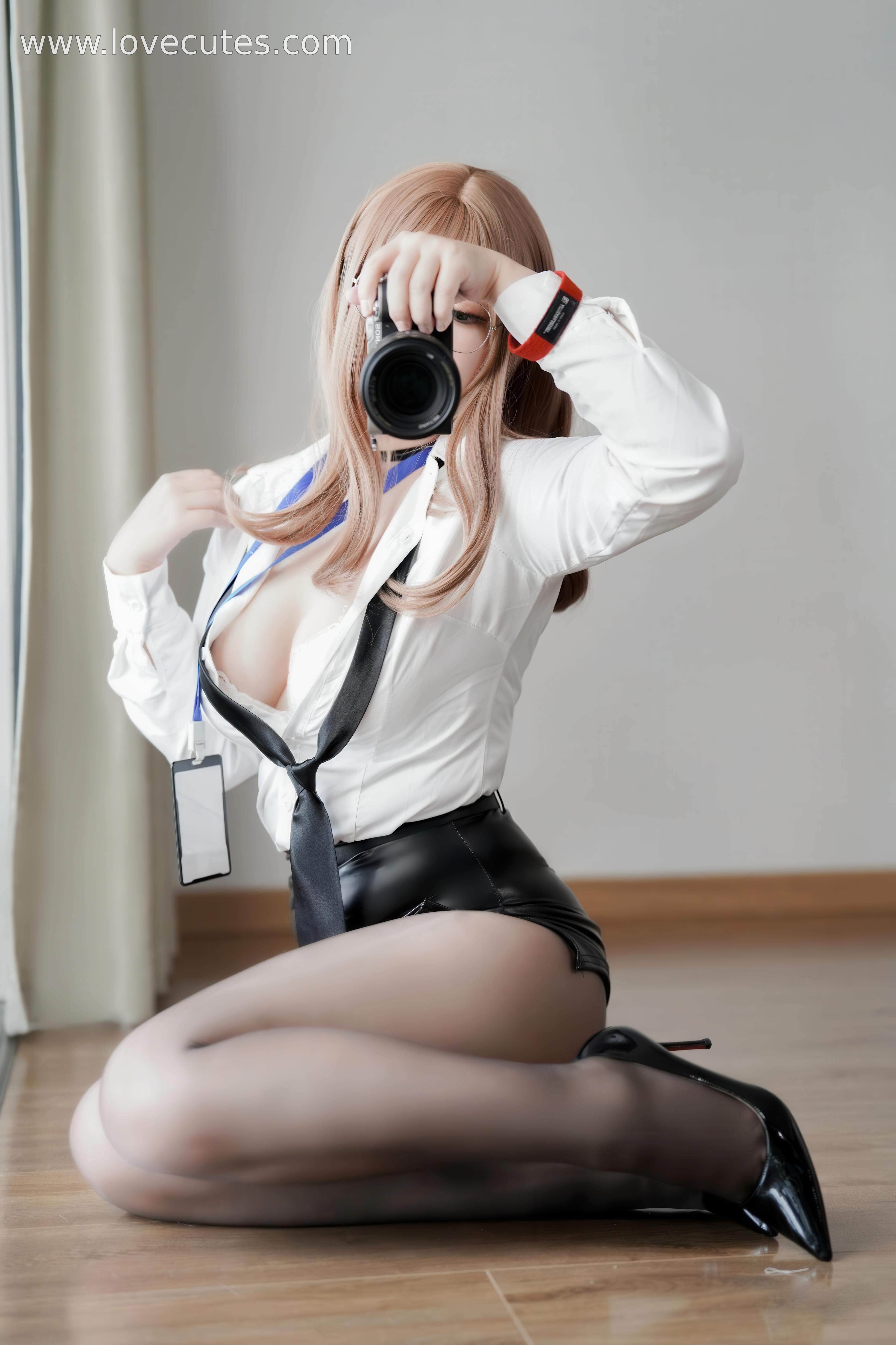 半半子 NIKKE エマ秘書 コスプレ 76P