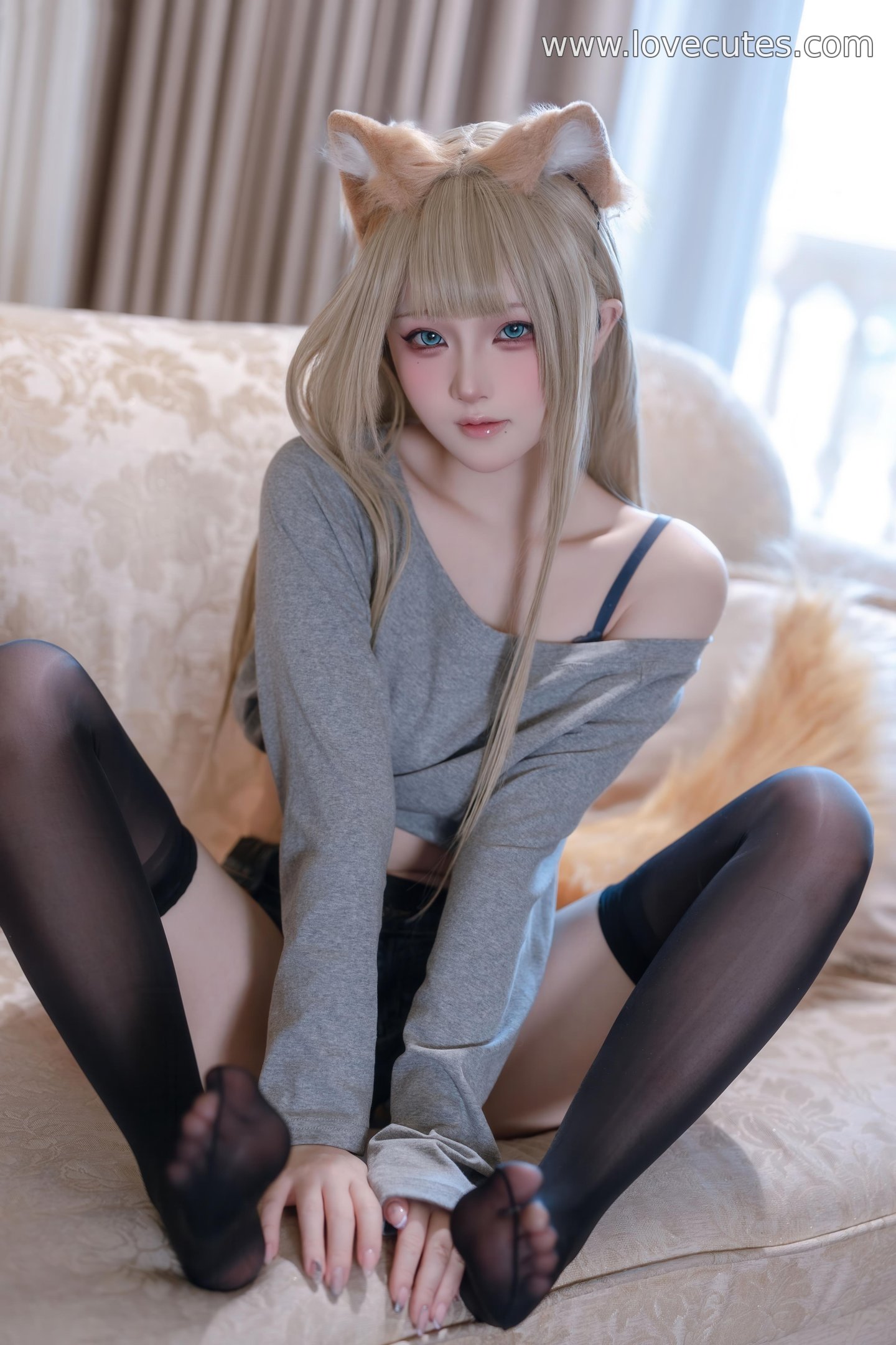 Cosplay] Yuy Fish - T1: Daily Style Girl in Black Stockings and Denim Shorts, Clean and Sharp Shots, Sweet and Cool Contrast, 54P