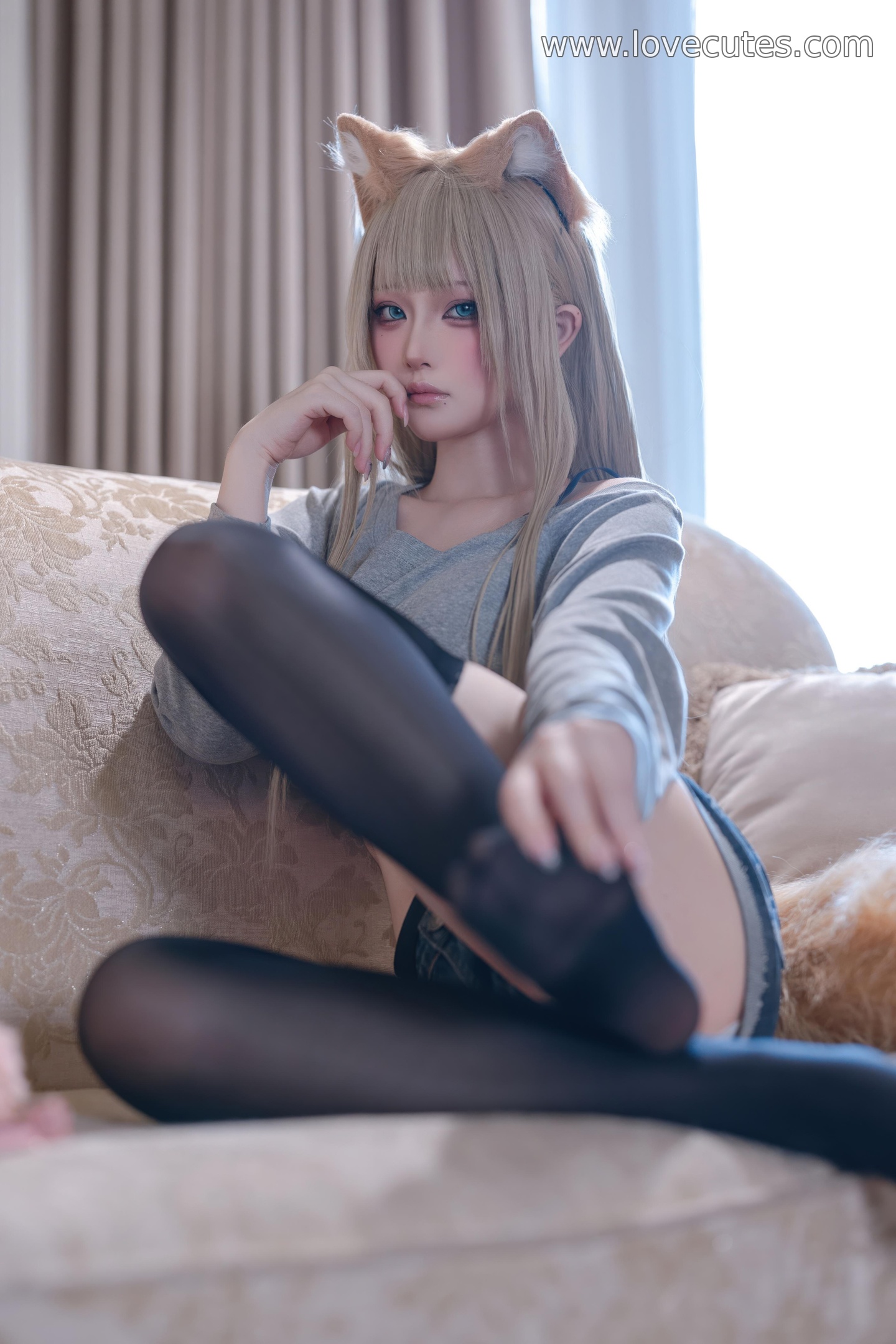 Cosplay] Yuy Fish - T1: Daily Style Girl in Black Stockings and Denim Shorts, Clean and Sharp Shots, Sweet and Cool Contrast, 54P