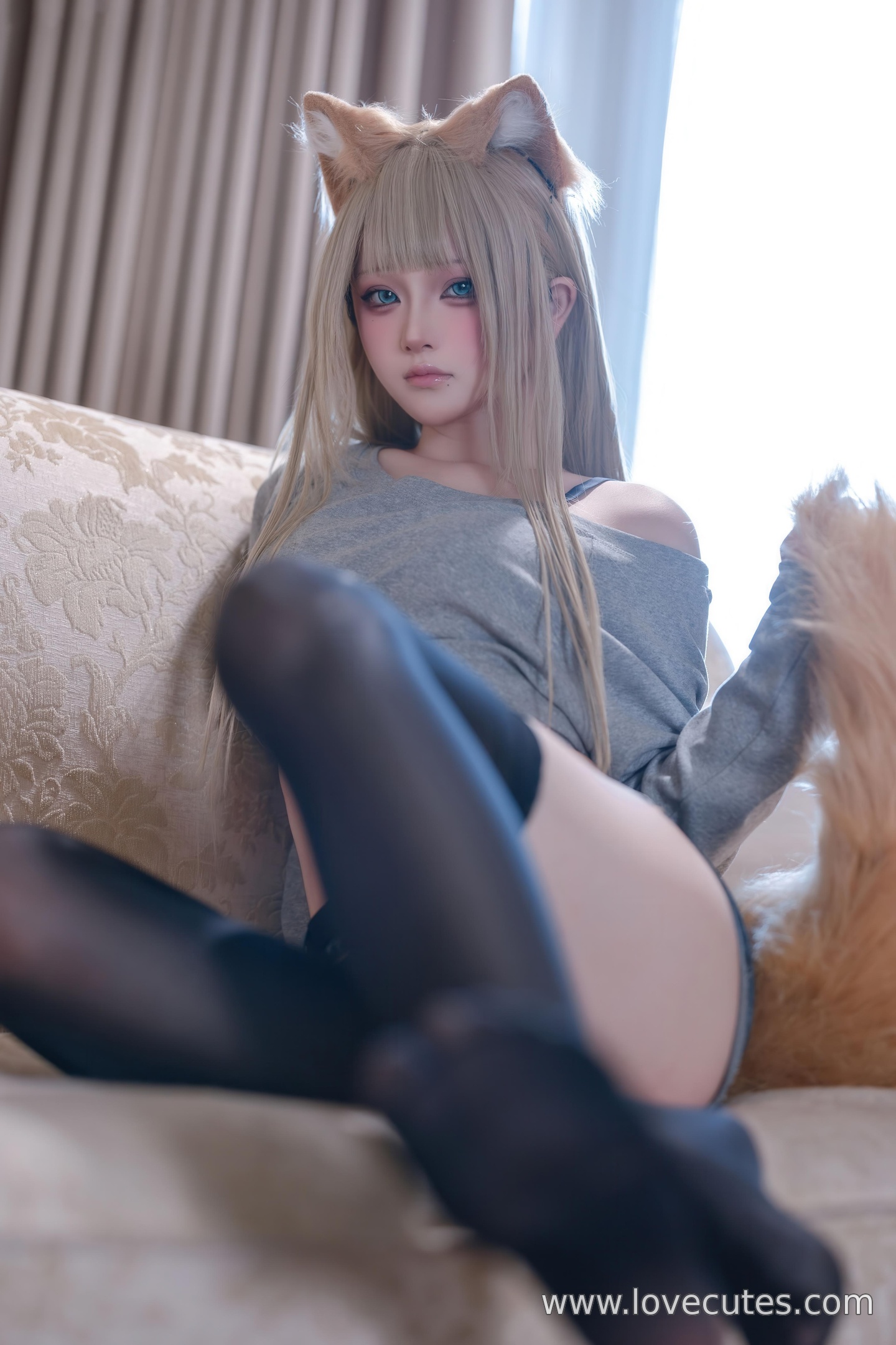 Cosplay] Yuy Fish - T1: Daily Style Girl in Black Stockings and Denim Shorts, Clean and Sharp Shots, Sweet and Cool Contrast, 54P