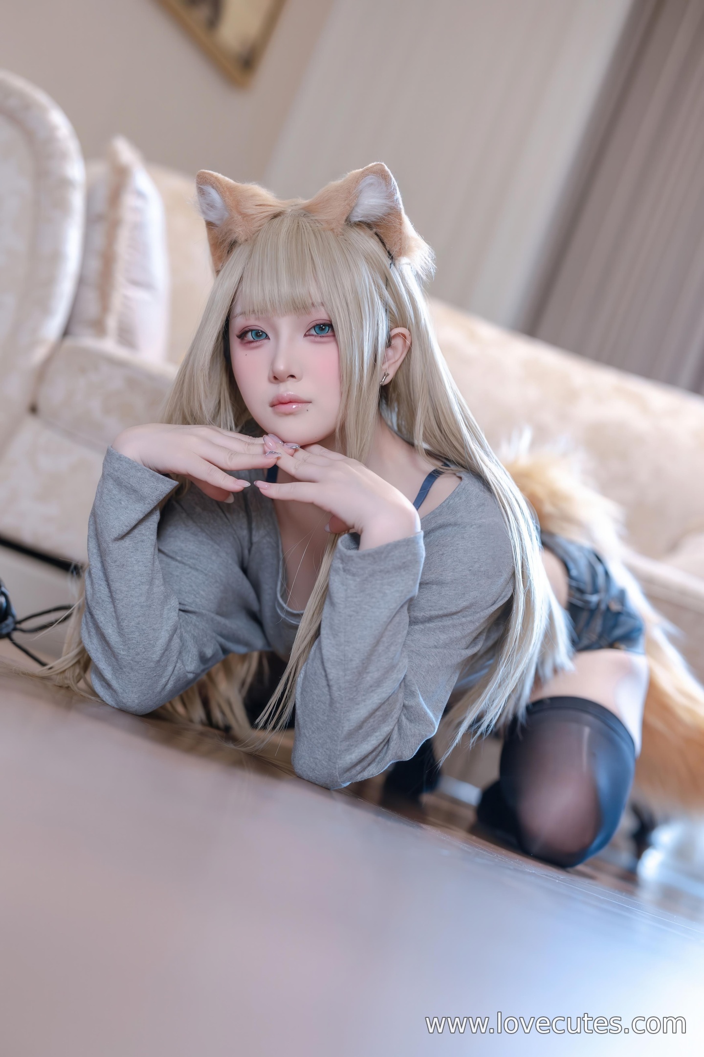 Cosplay] Yuy Fish - T1: Daily Style Girl in Black Stockings and Denim Shorts, Clean and Sharp Shots, Sweet and Cool Contrast, 54P