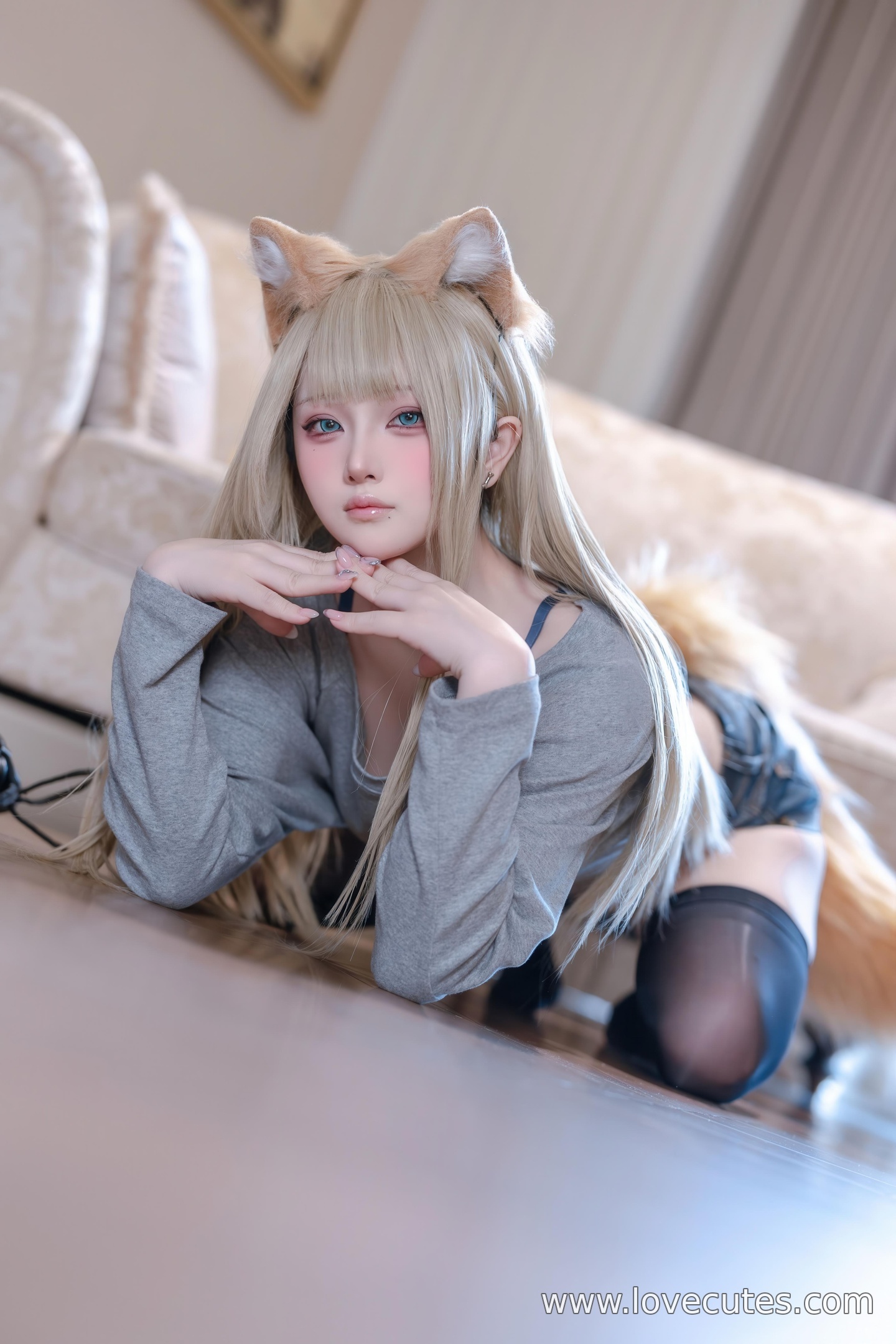 Cosplay] Yuy Fish - T1: Daily Style Girl in Black Stockings and Denim Shorts, Clean and Sharp Shots, Sweet and Cool Contrast, 54P