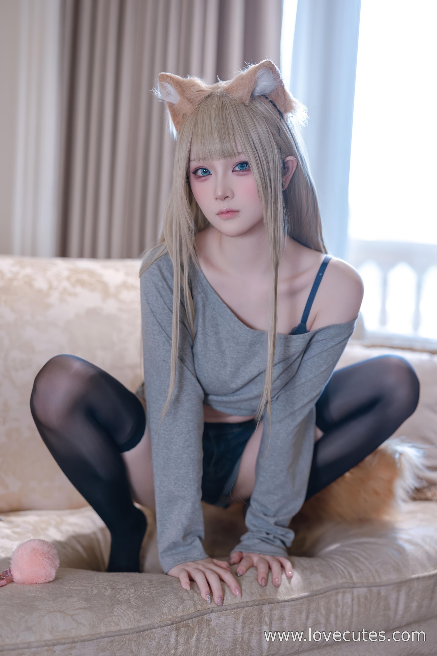 Cosplay] Yuy Fish - T1: Daily Style Girl in Black Stockings and Denim Shorts, Clean and Sharp Shots, Sweet and Cool Contrast, 54P