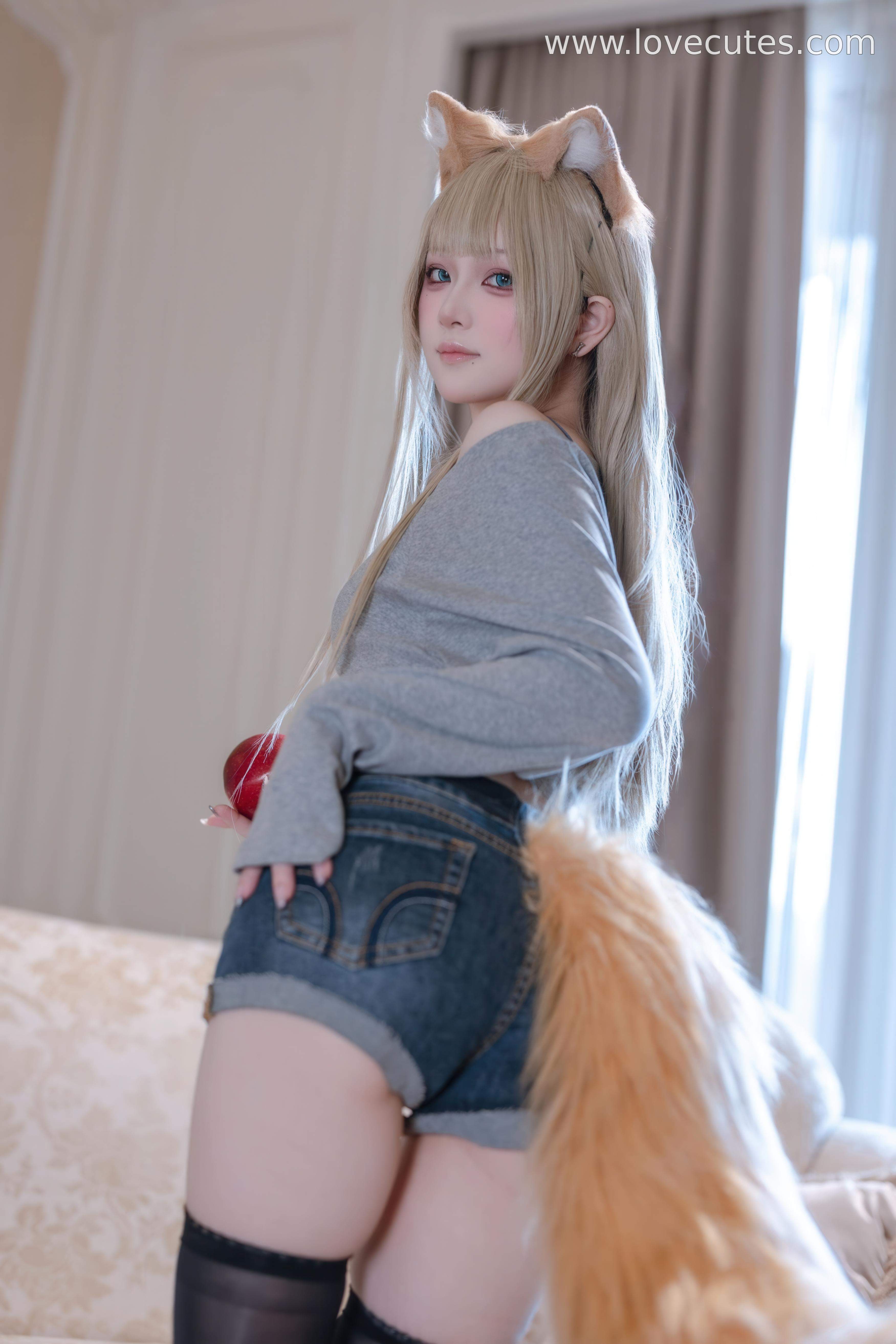 Cosplay] Yuy Fish - T1: Daily Style Girl in Black Stockings and Denim Shorts, Clean and Sharp Shots, Sweet and Cool Contrast, 54P