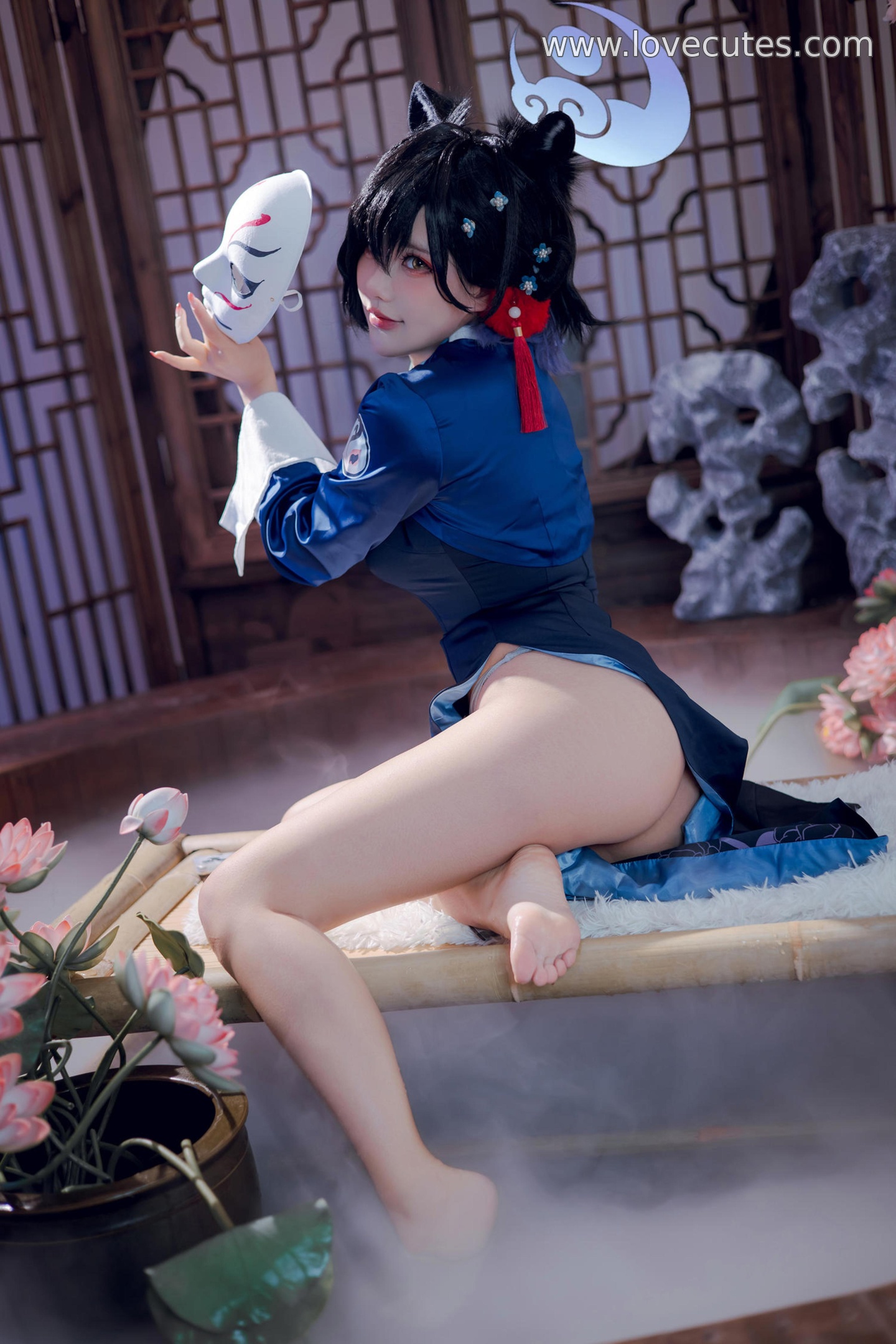Cosplay] Is It a Bear Cub? - Tsukihara Kaguya: Traditional Qipao + Ancient Costume Vibe, Alluring Gaze and Poses, Impeccable Details, 55P