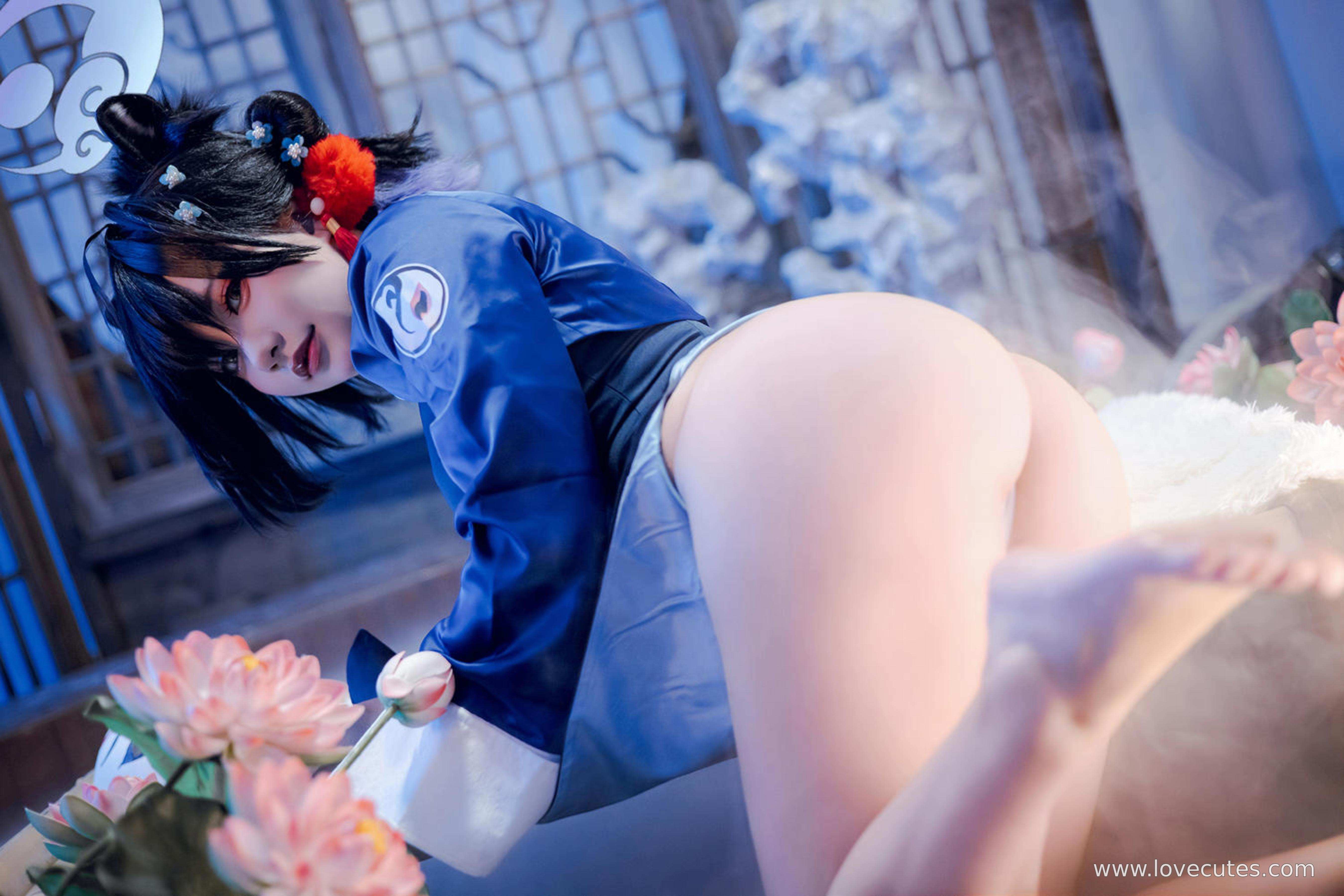Cosplay] Is It a Bear Cub? - Tsukihara Kaguya: Traditional Qipao + Ancient Costume Vibe, Alluring Gaze and Poses, Impeccable Details, 55P