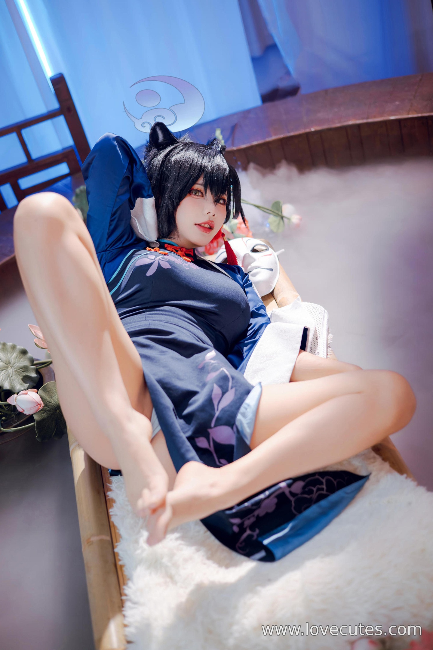 Cosplay] Is It a Bear Cub? - Tsukihara Kaguya: Traditional Qipao + Ancient Costume Vibe, Alluring Gaze and Poses, Impeccable Details, 55P