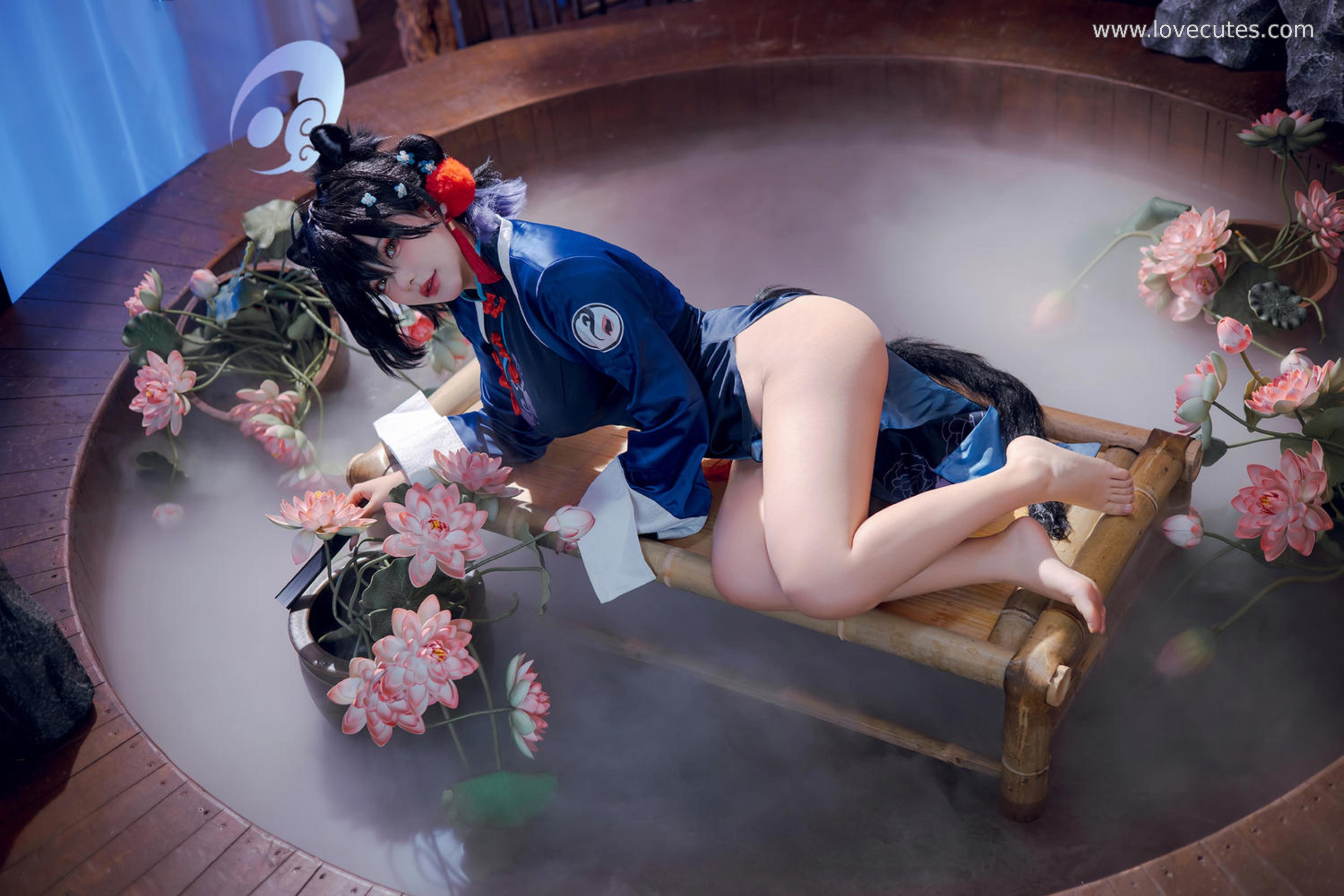 Cosplay] Is It a Bear Cub? - Tsukihara Kaguya: Traditional Qipao + Ancient Costume Vibe, Alluring Gaze and Poses, Impeccable Details, 55P