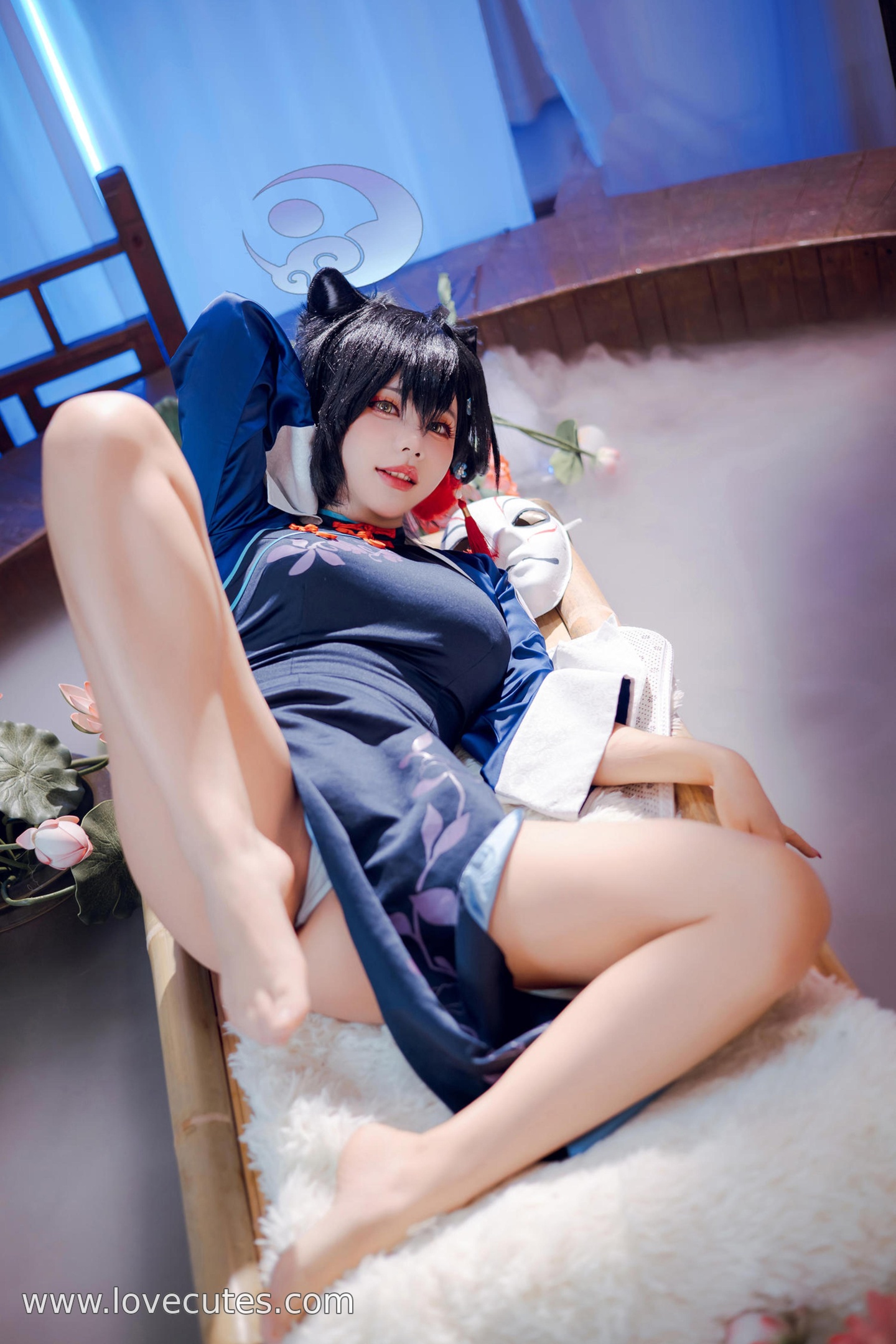 Cosplay] Is It a Bear Cub? - Tsukihara Kaguya: Traditional Qipao + Ancient Costume Vibe, Alluring Gaze and Poses, Impeccable Details, 55P
