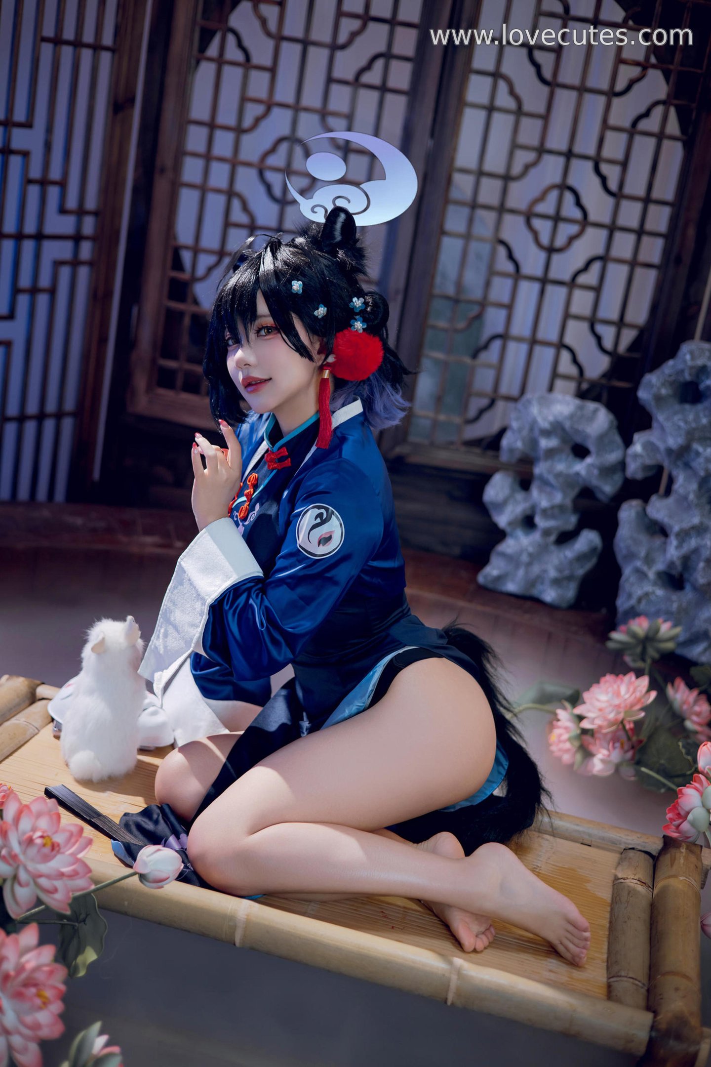 Cosplay] Is It a Bear Cub? - Tsukihara Kaguya: Traditional Qipao + Ancient Costume Vibe, Alluring Gaze and Poses, Impeccable Details, 55P