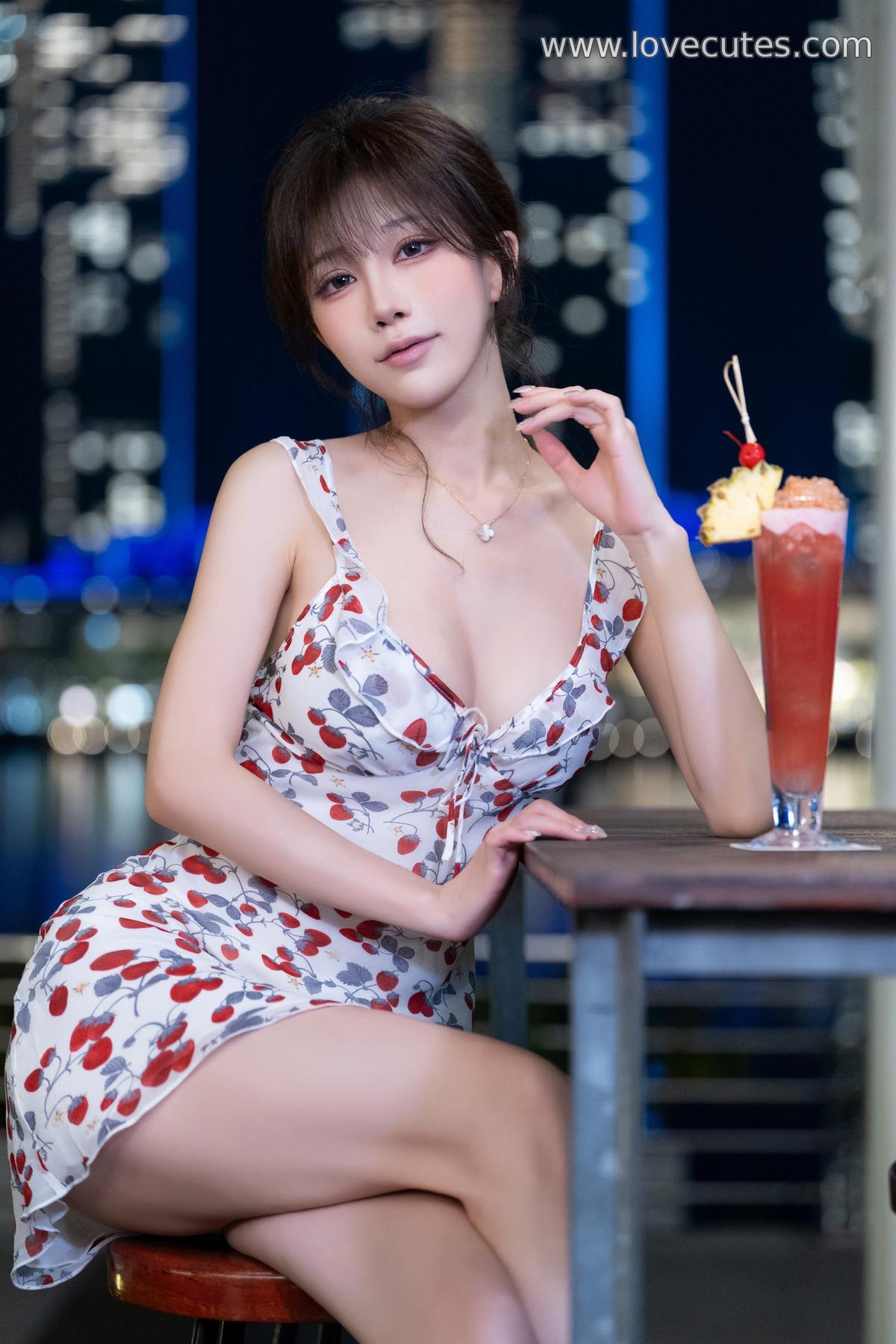 모델] 수미아쿠아 - 싱가포르 야경 촬영: 싱가포르 도시 야경 여행 촬영 네온 조명 + 거리 분위기 12P