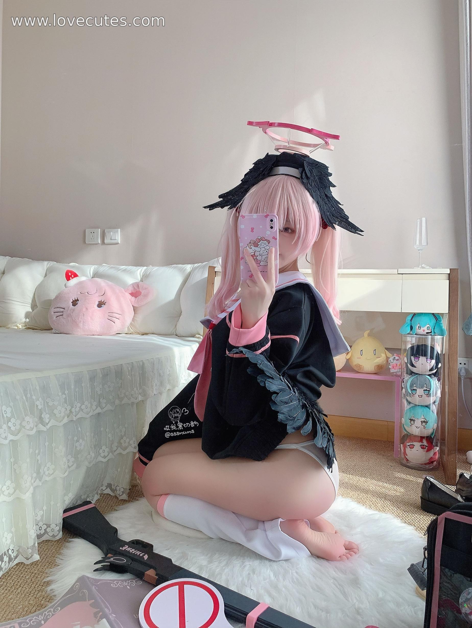 Cosplay] Aih, I'm Black Cut - Xia Jiang Xiaochun: Recreating the Uniform Style of Blue Archive Characters in a Campus JK Aesthetic, Highlighting Character Atmosphere and Expressions, Includes 46P3V