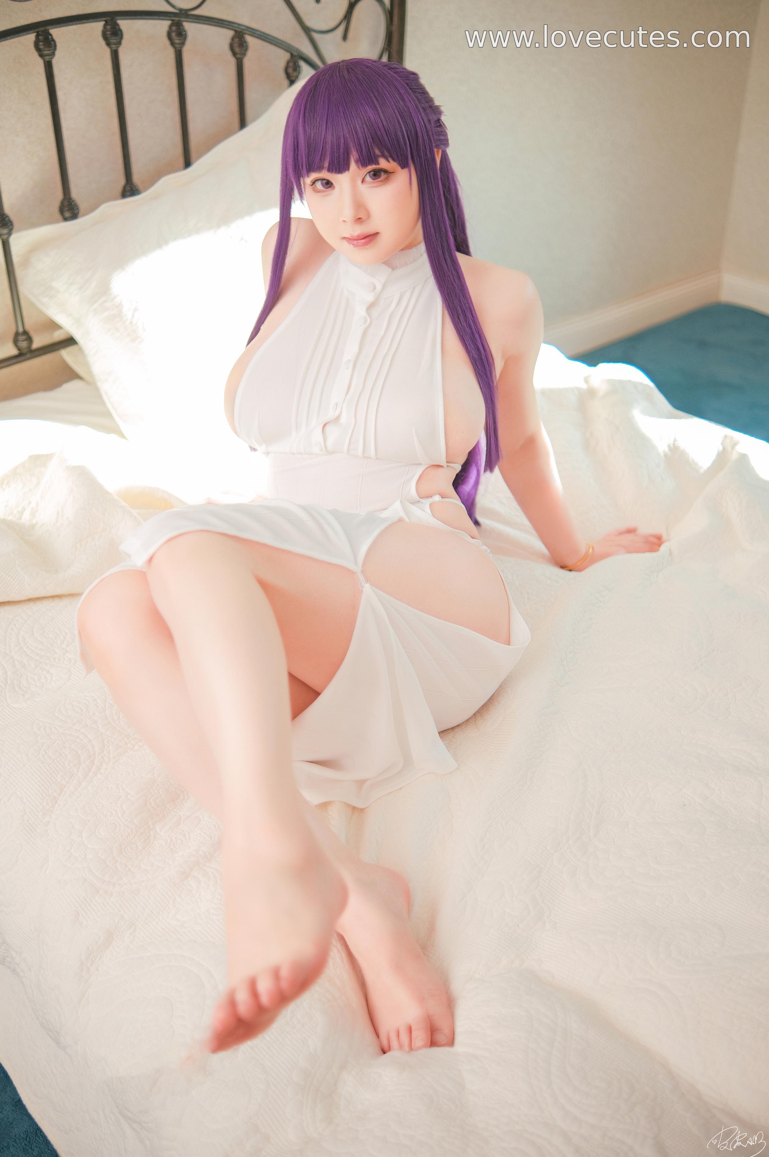 costume play] 皮皮奶 - 菲倫：葬送的芙莉蓮中菲倫角色造型還原 法師服裝與沉靜氣質呈現 簡潔場景突出角色神態與氛圍表現 62P