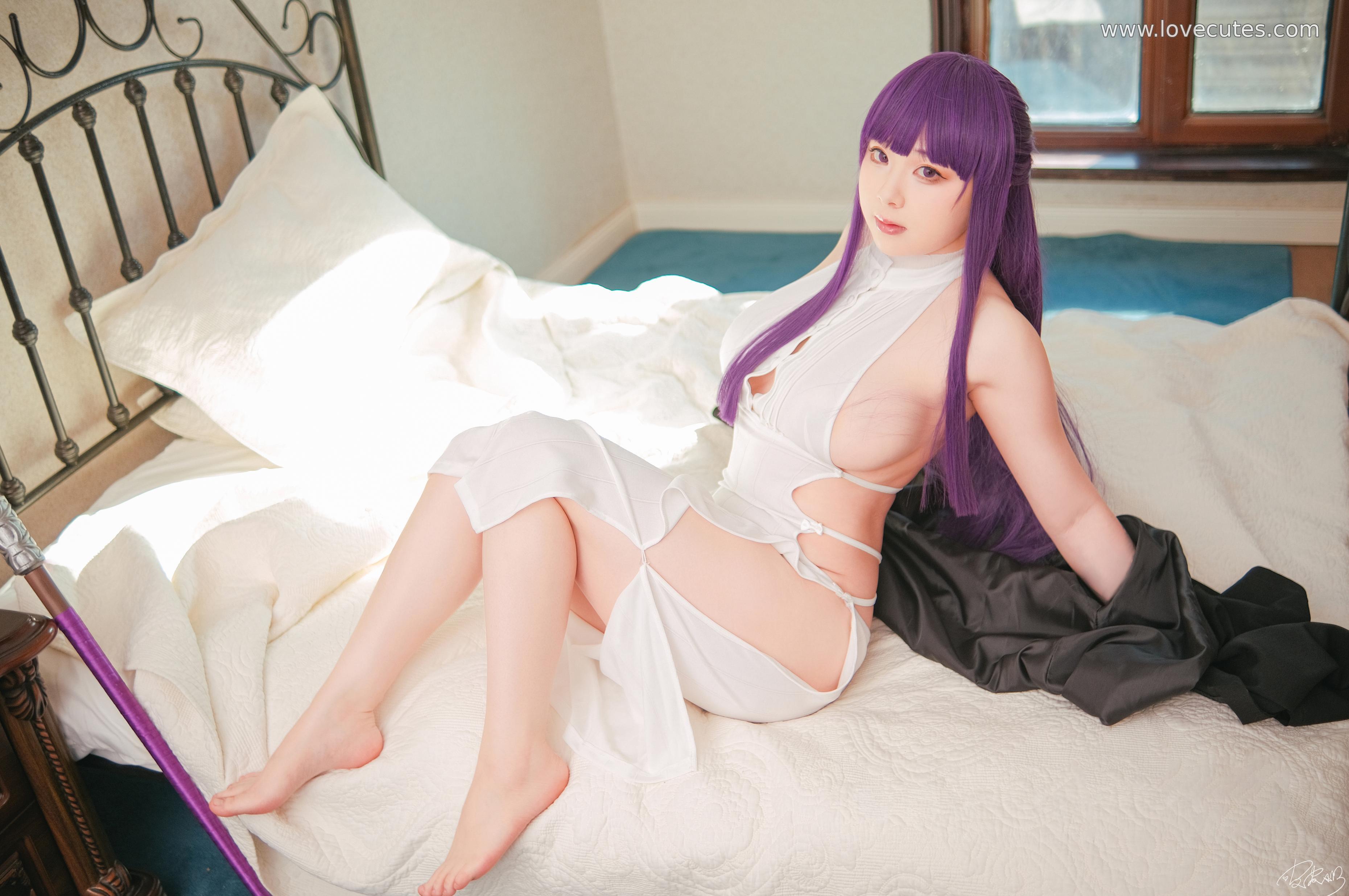 [cosplay] 皮皮奶 - 菲伦：葬送的芙莉莲中菲伦角色造型还原 法师服装与沉静气质呈现 简洁场景突出角色神态与氛围表现 62P
