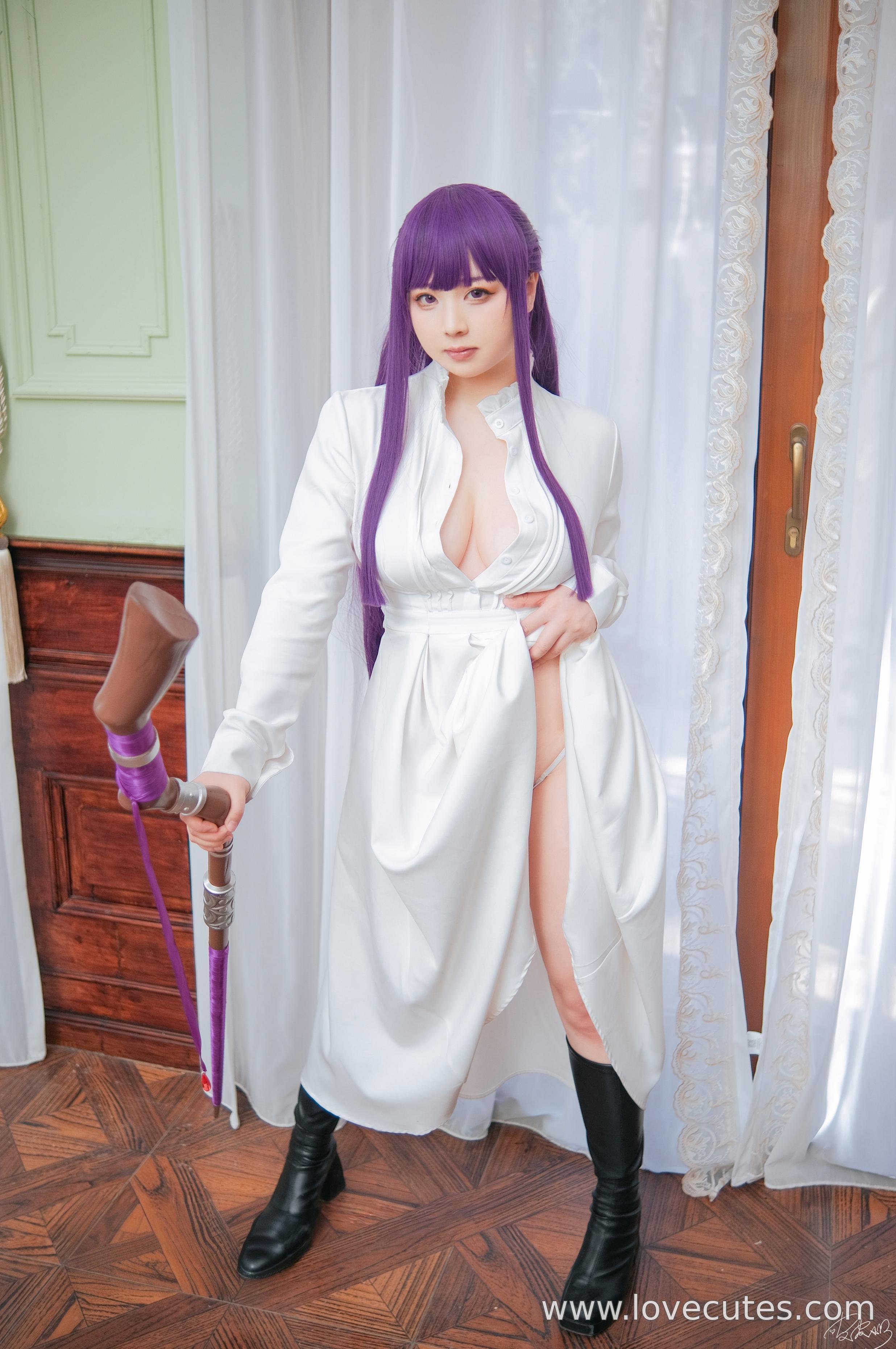 costume play] 皮皮奶 - 菲倫：葬送的芙莉蓮中菲倫角色造型還原 法師服裝與沉靜氣質呈現 簡潔場景突出角色神態與氛圍表現 62P