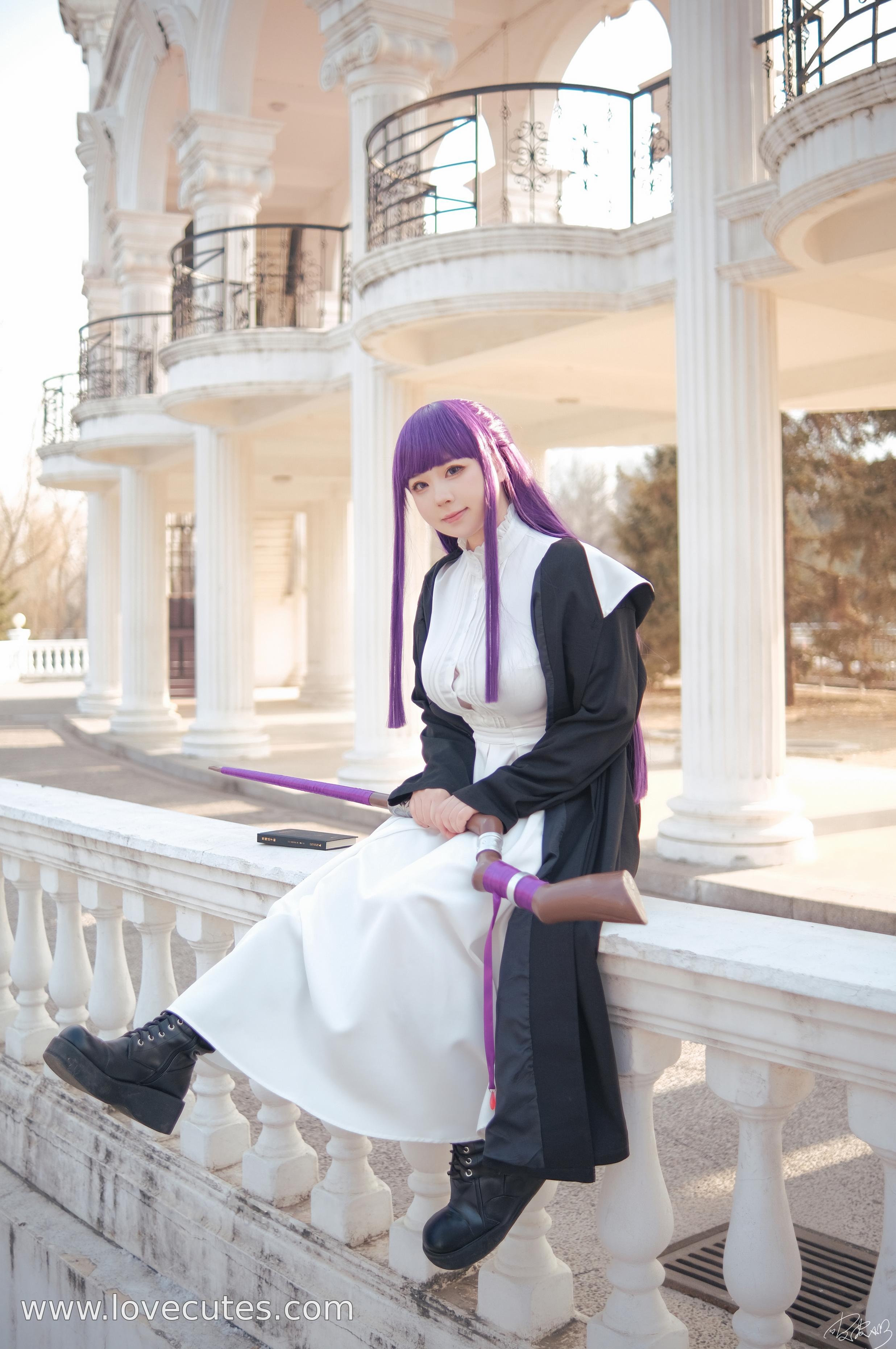Cosplay] Pipi Nai - Filen: Reviving the Character of Filen from the Buried Frelian with Mage Costume and Serene Aura, Featuring 62 Pages of Character Expressions and Atmosphere