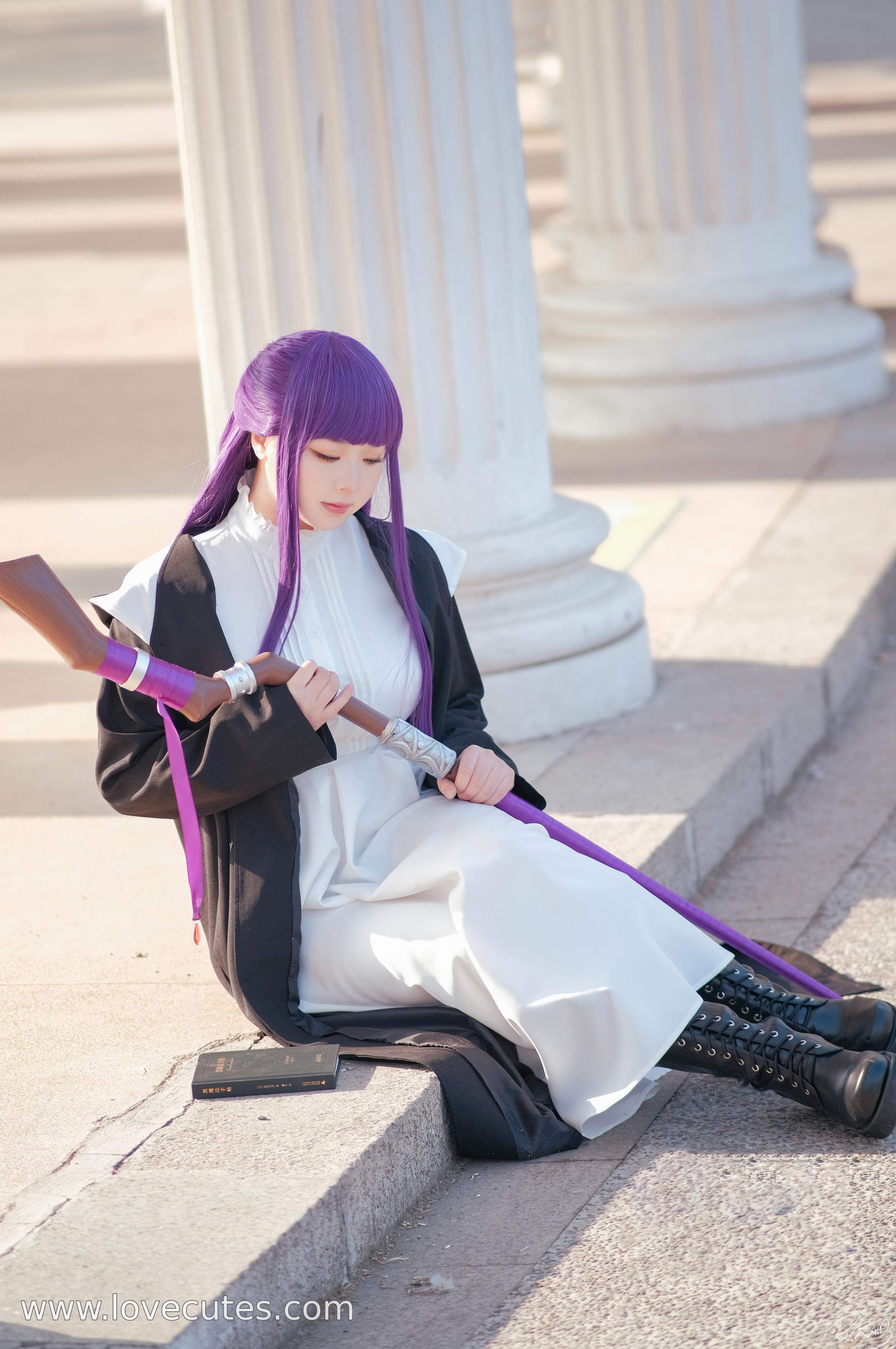 Cosplay] Pipi Nai - Filen: Reviving the Character of Filen from the Buried Frelian with Mage Costume and Serene Aura, Featuring 62 Pages of Character Expressions and Atmosphere