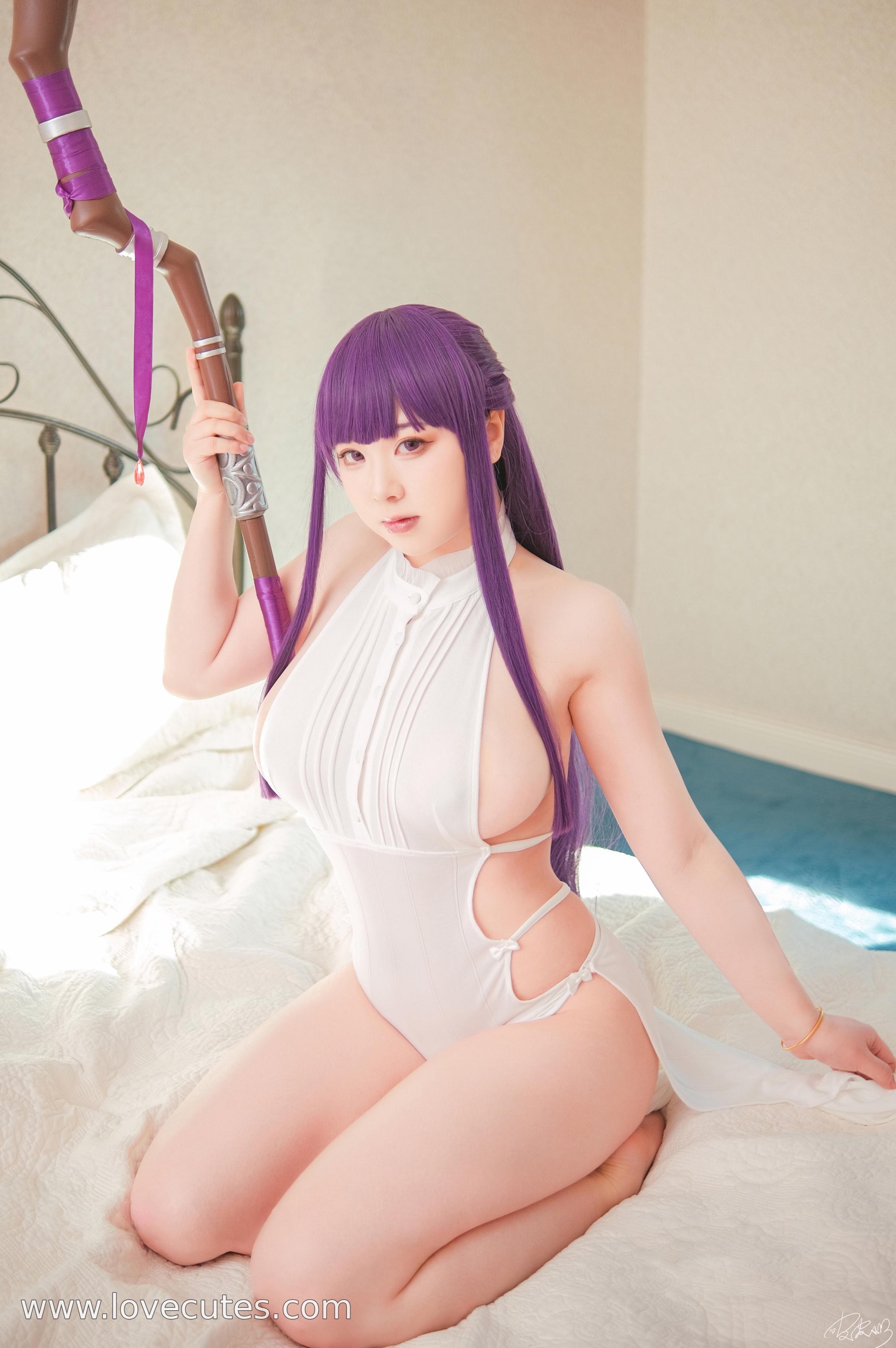 Cosplay] Pipi Nai - Filen: Reviving the Character of Filen from the Buried Frelian with Mage Costume and Serene Aura, Featuring 62 Pages of Character Expressions and Atmosphere