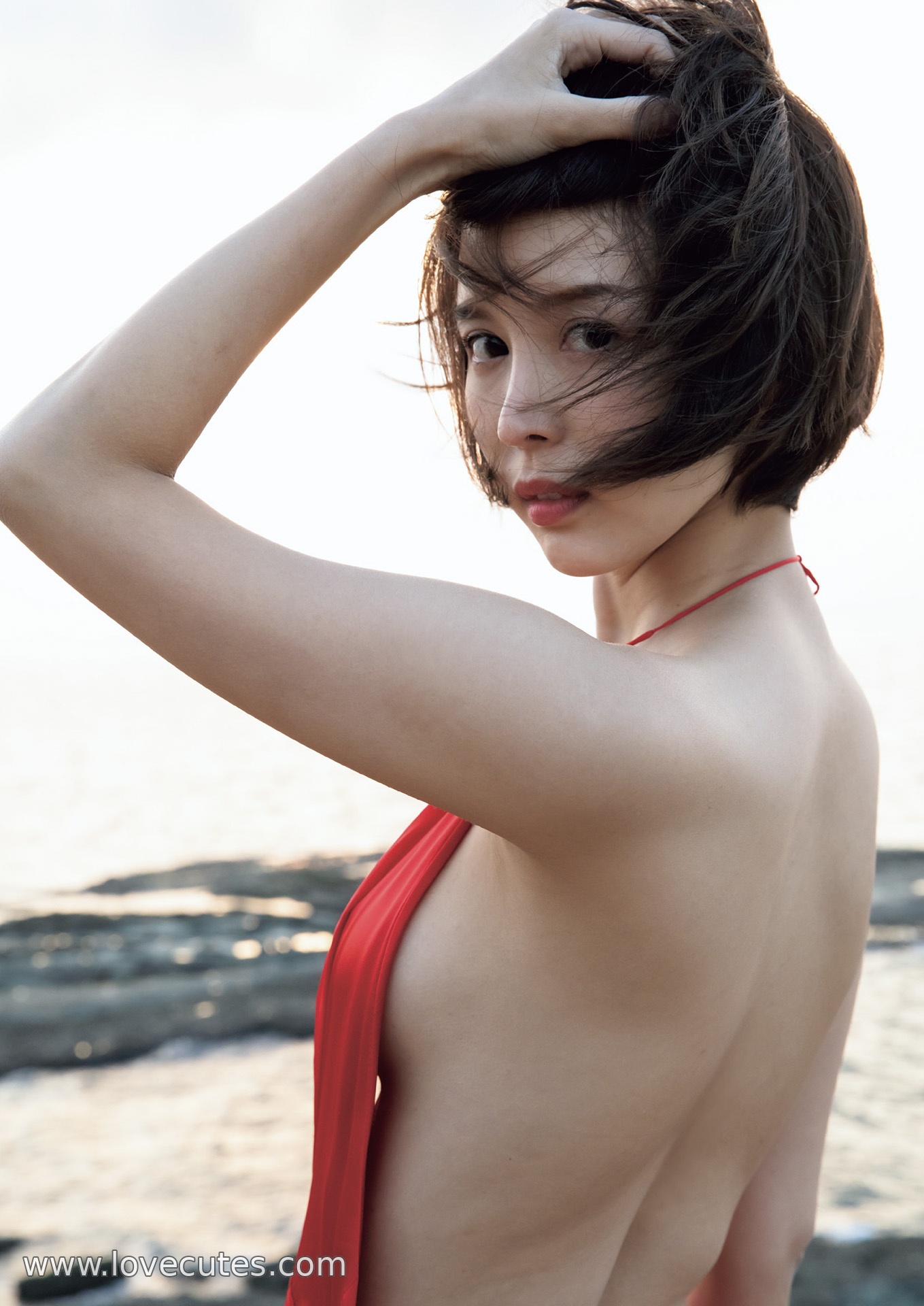 モデル] 葵つかさ - 完全版写真集：自然光の中で柔らかく清新な魅力を表現した200ページの個人作品集