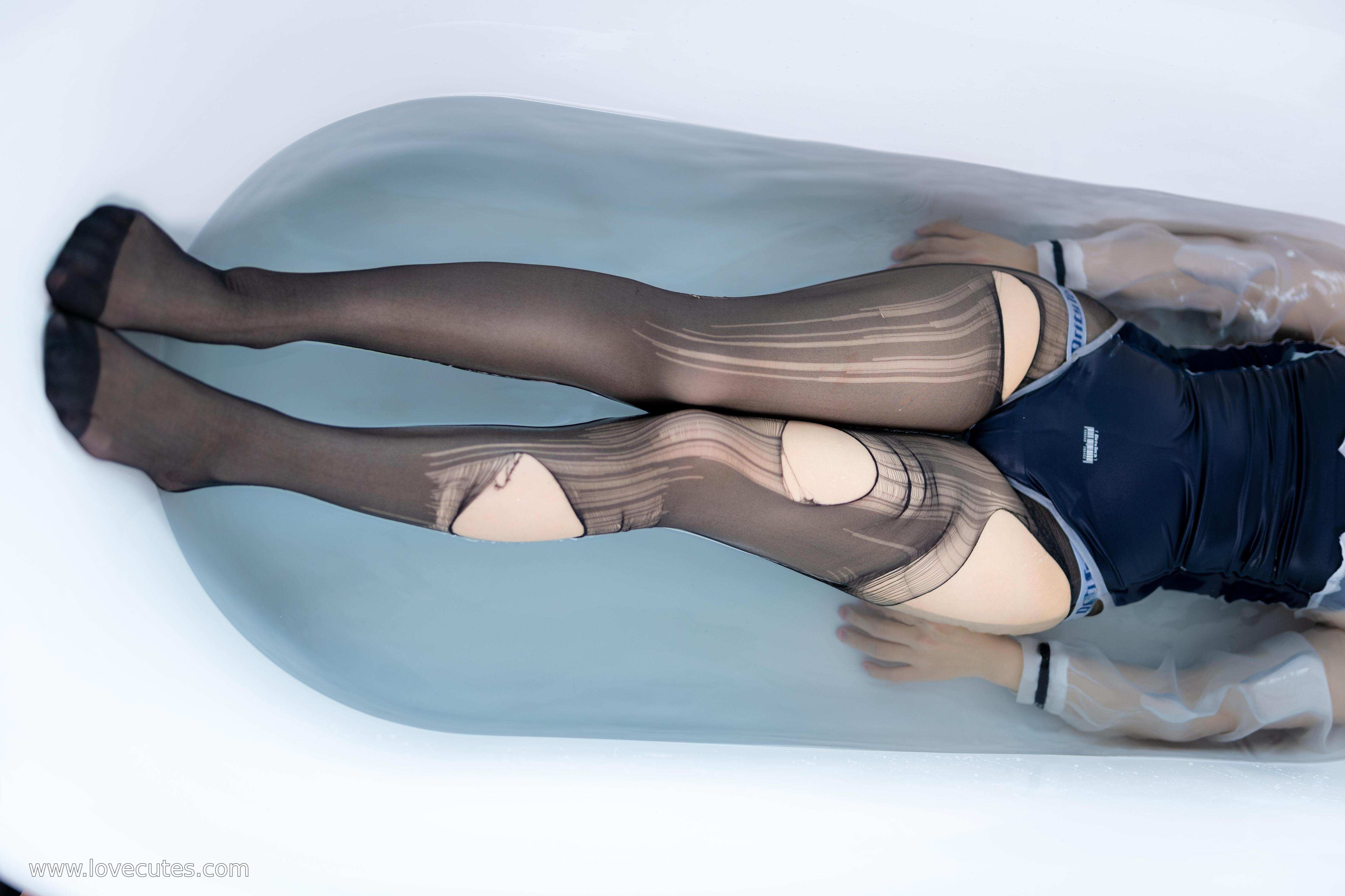 Photos] 100,000 Rare Chinchillas - Biwa: Bathtub Water Scene Theme Shoot with Twin Tails, Combining Atmospheric Light and Clear Water Surface for a Refreshing and Soft Aesthetic, 68P