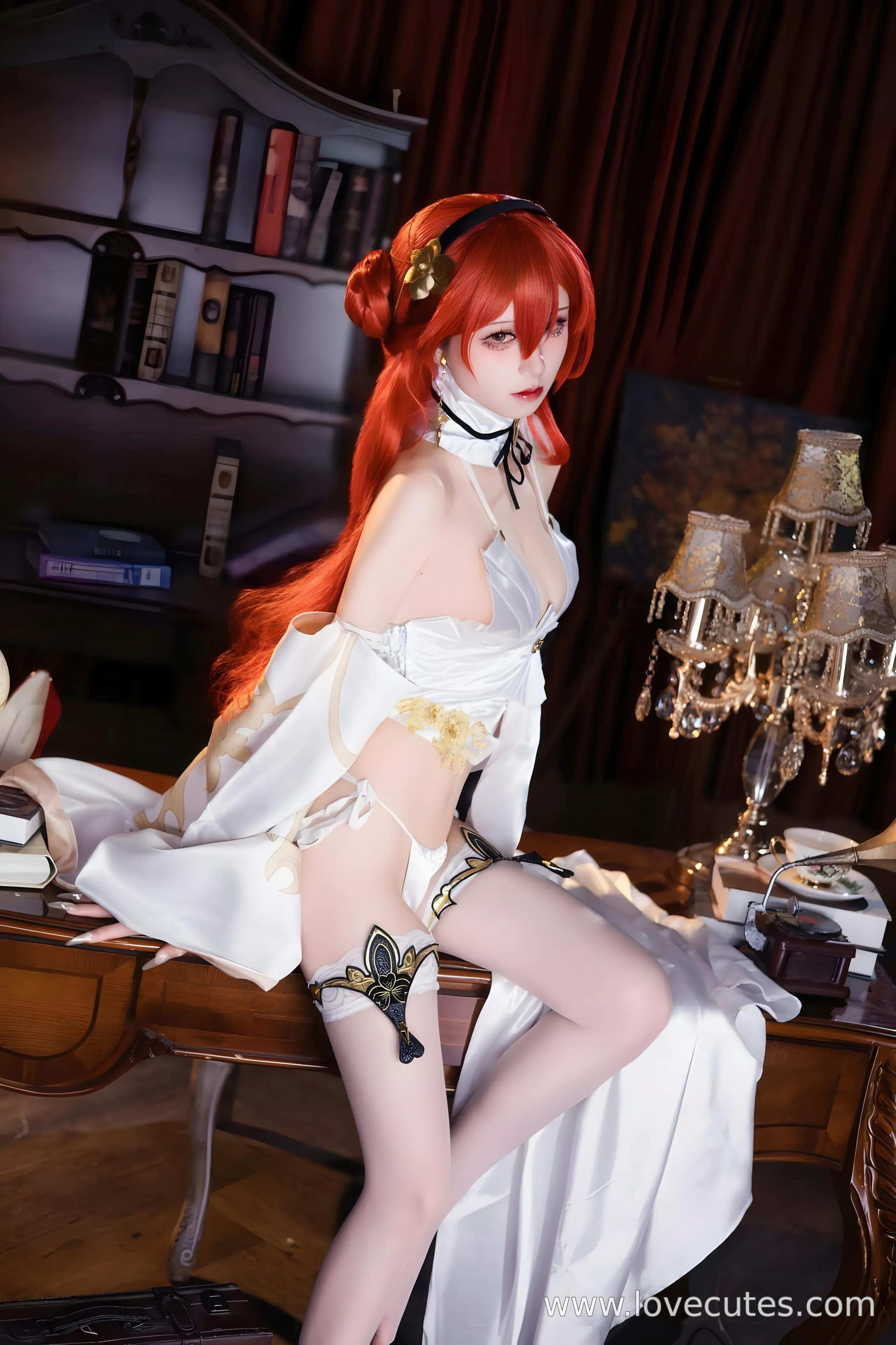 '[cosplay] 双木扶苏 - 崩坏·星穹铁道姬子: Tái hiện nhân vật姬子 với trang phục khoa học viễn tưởng và khí chất điềm tĩnh, bối cảnh đơn giản làm nổi bật biểu cảm và không khí 30P'