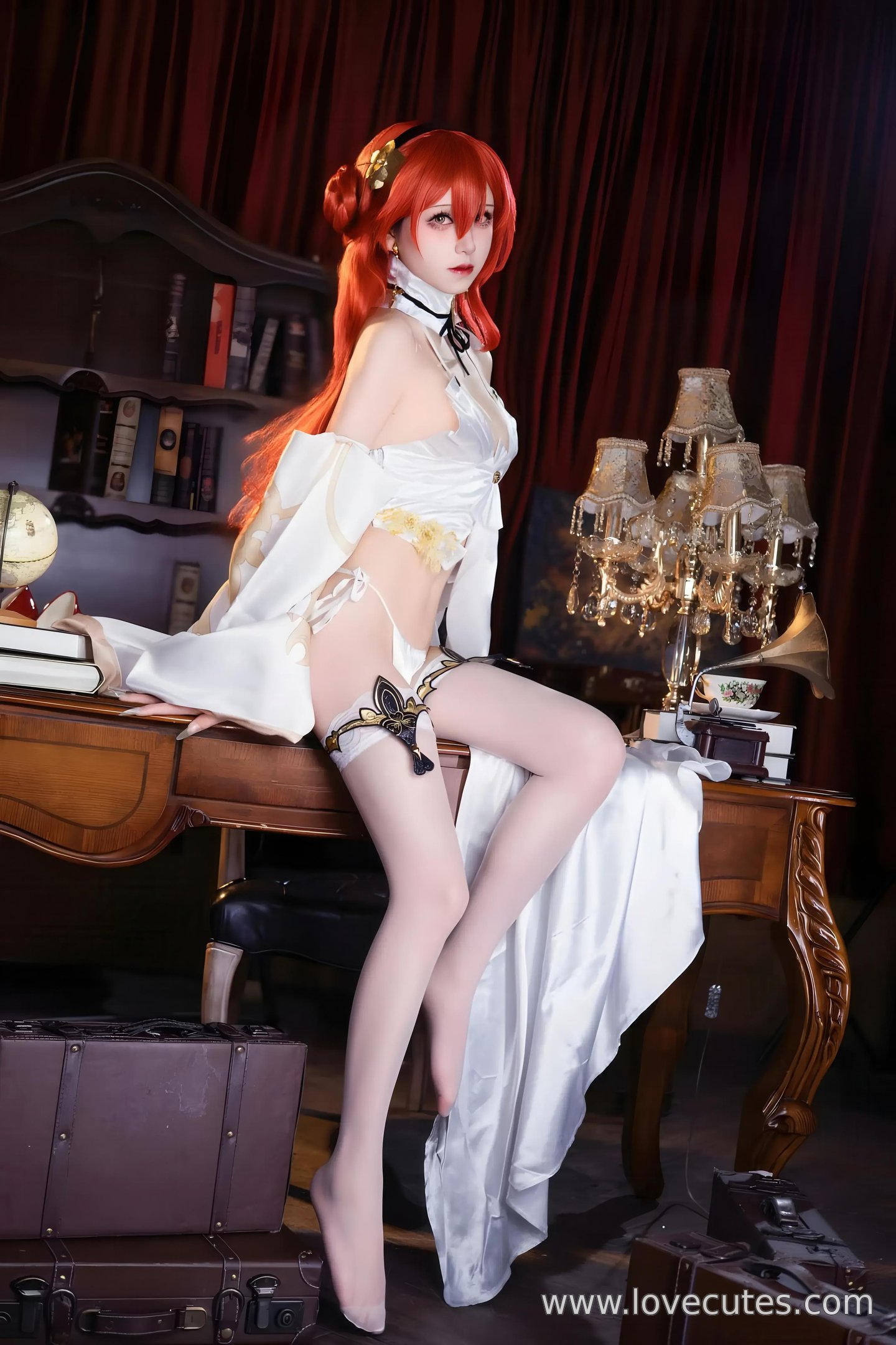 '[cosplay] 双木扶苏 - 崩坏·星穹铁道姬子: Tái hiện nhân vật姬子 với trang phục khoa học viễn tưởng và khí chất điềm tĩnh, bối cảnh đơn giản làm nổi bật biểu cảm và không khí 30P'