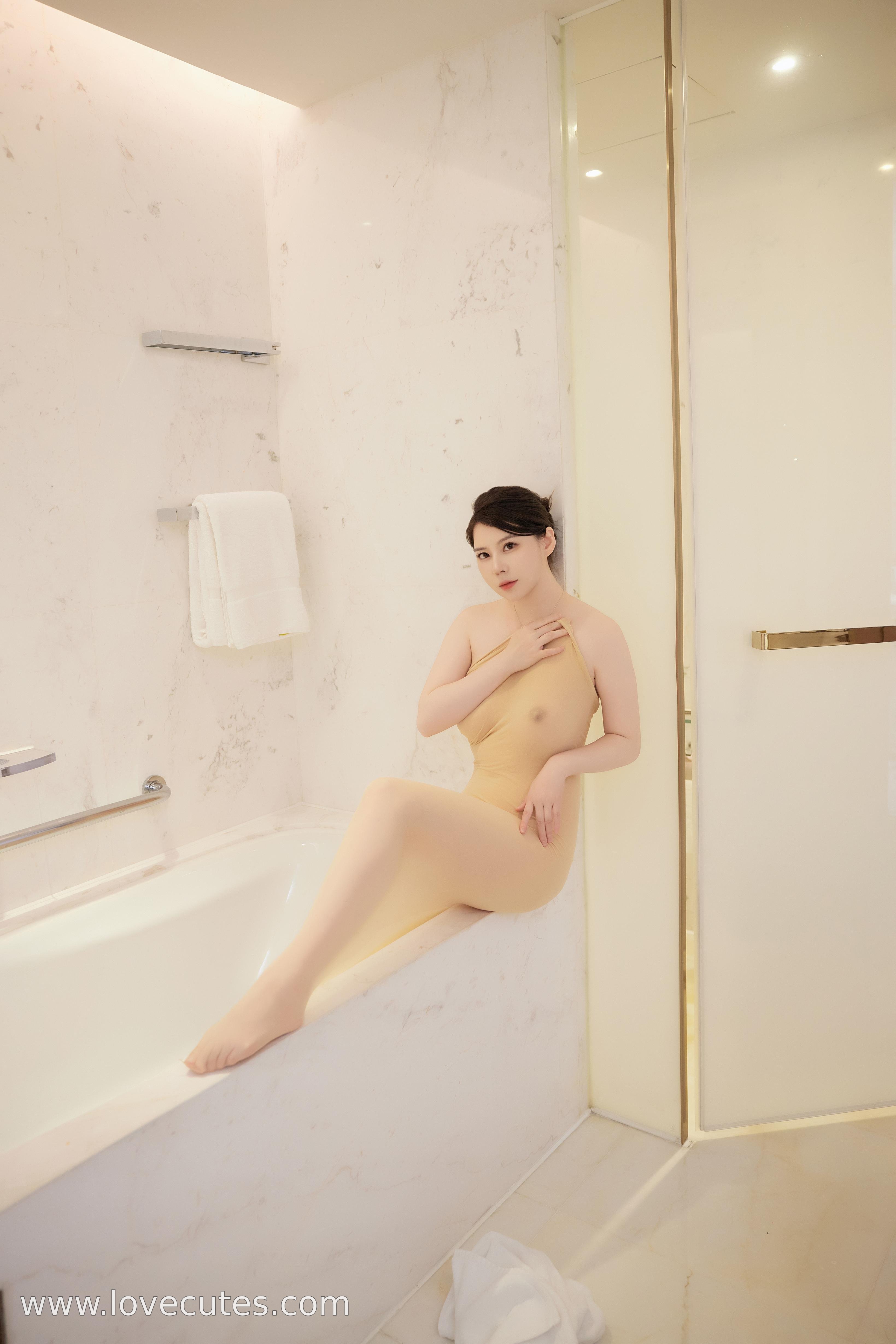 [Người mẫu] Bạch Như Tuyết - Bộ ảnh liền thân: Không gian riêng tư trong bồn tắm với làn da trắng mịn, kết hợp đường cong ngực đẹp và mông quyến rũ 60P