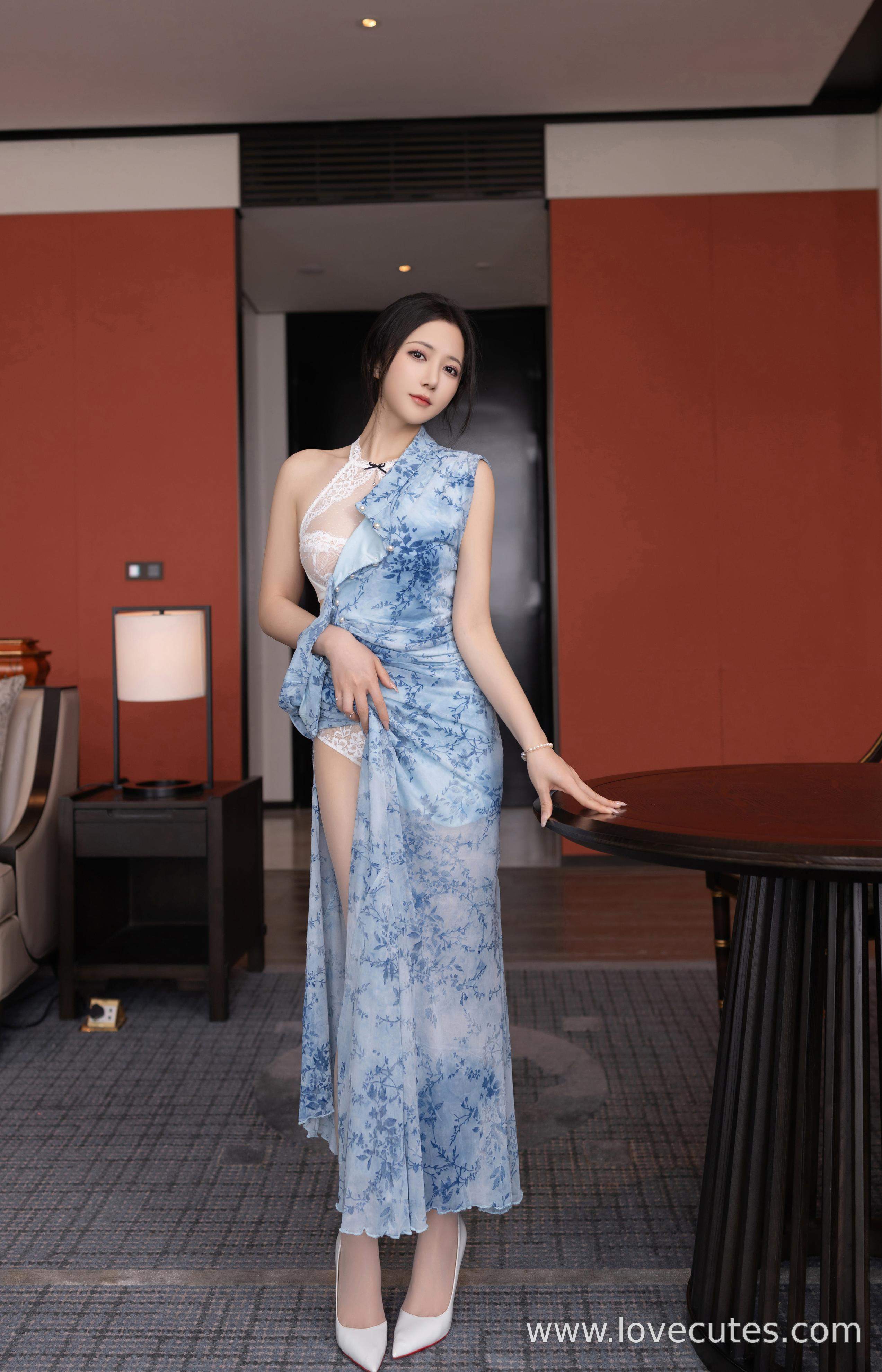 [Model] Caviar Fish - Celadon: Qipao and Lace Details in a Celadon Indoor Atmosphere, High Heels Highlighting Beautiful Leg Lines 120P