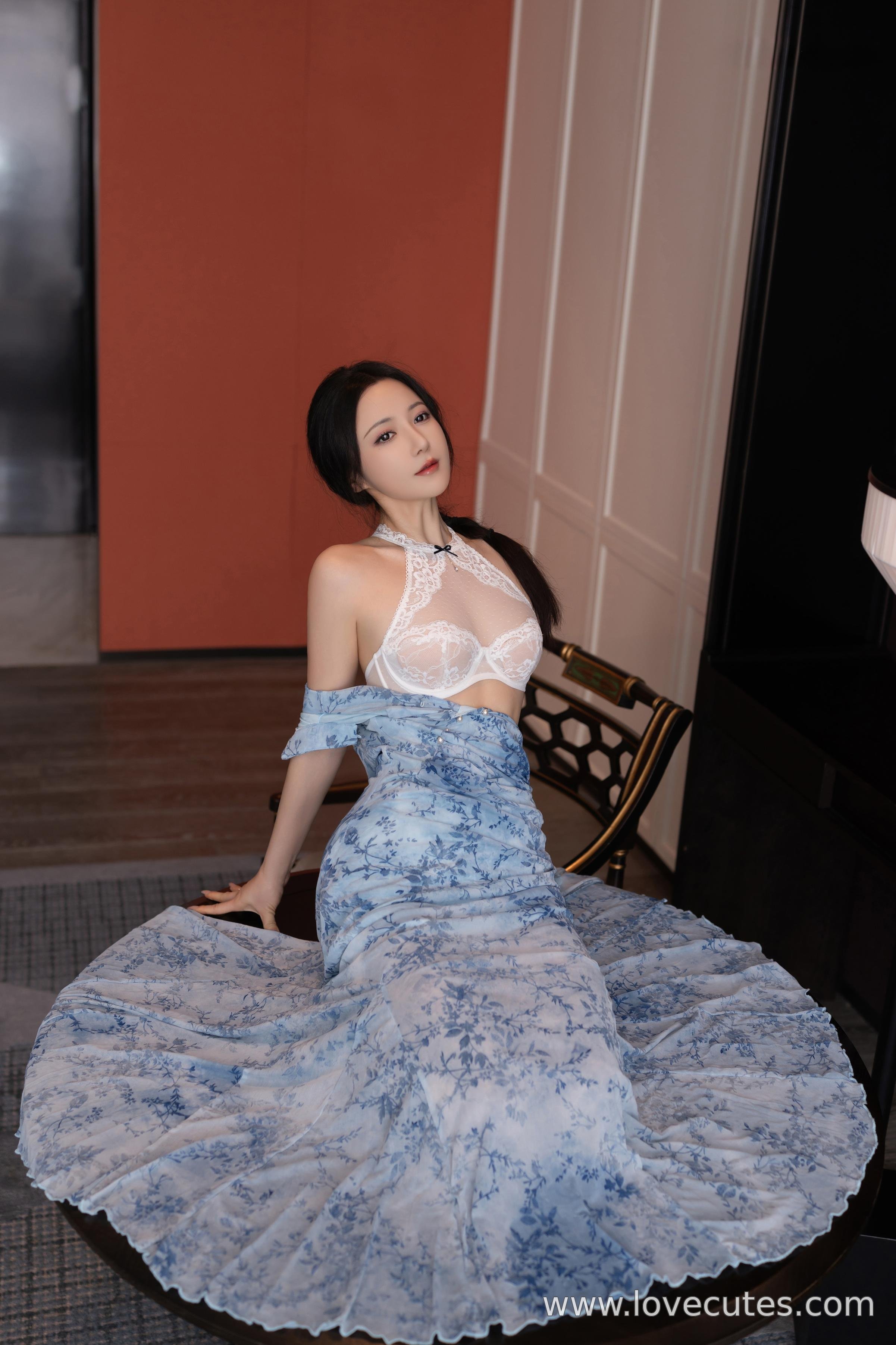 [Model] Caviar Fish - Celadon: Qipao and Lace Details in a Celadon Indoor Atmosphere, High Heels Highlighting Beautiful Leg Lines 120P