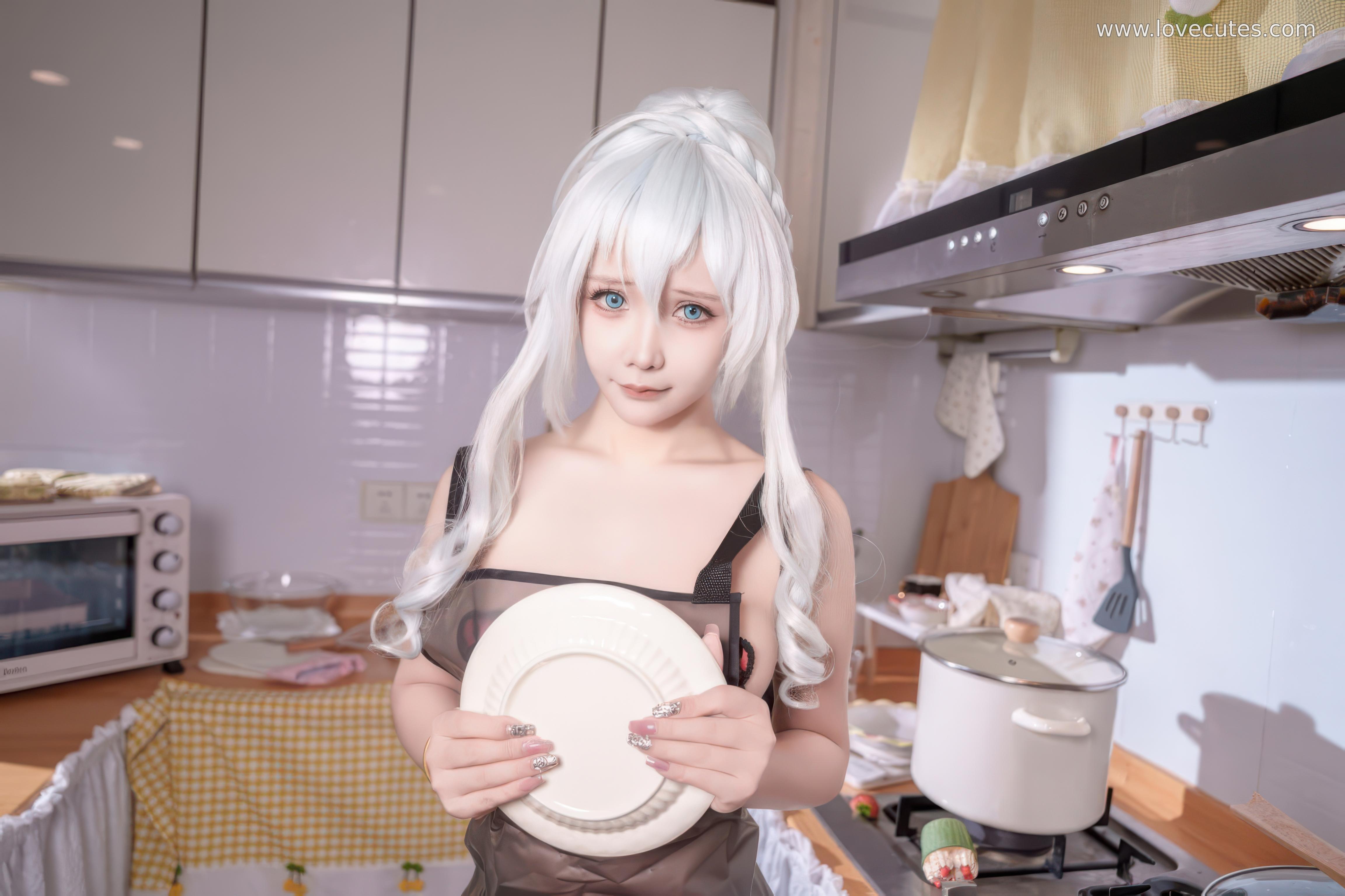 [コスプレ] 抱走莫子aa - 雪女シェフ：室内シェフテーマに黒ストッキングとハイヒール、レースのディテールが魅力的、ヒップラインが目を引く 68P6V