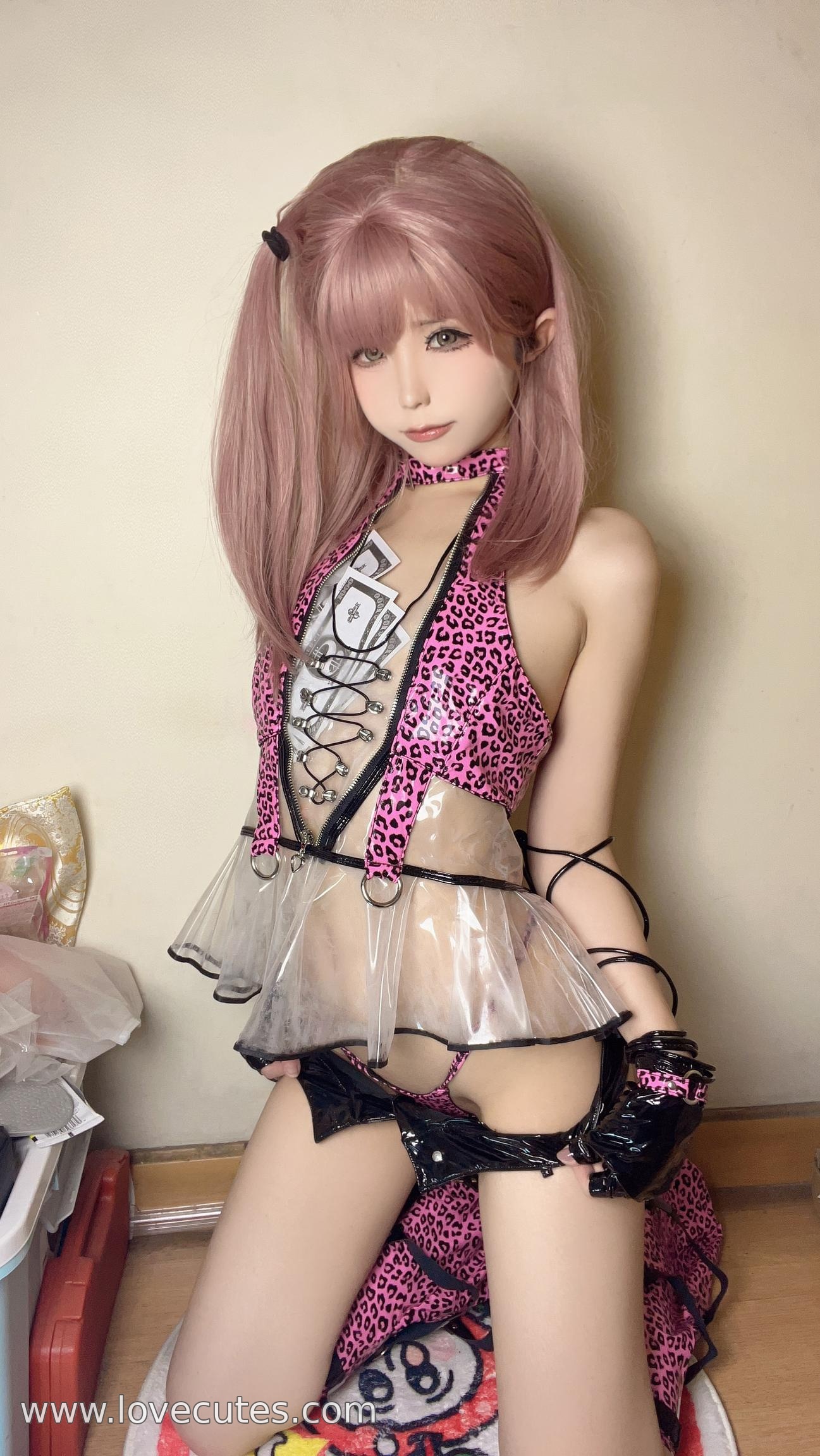 [写真] Quan冉有点饿 - 千禧豹：千禧风豹纹造型很有态度 少女感里带点野 翘臀曲线很吸睛 25P