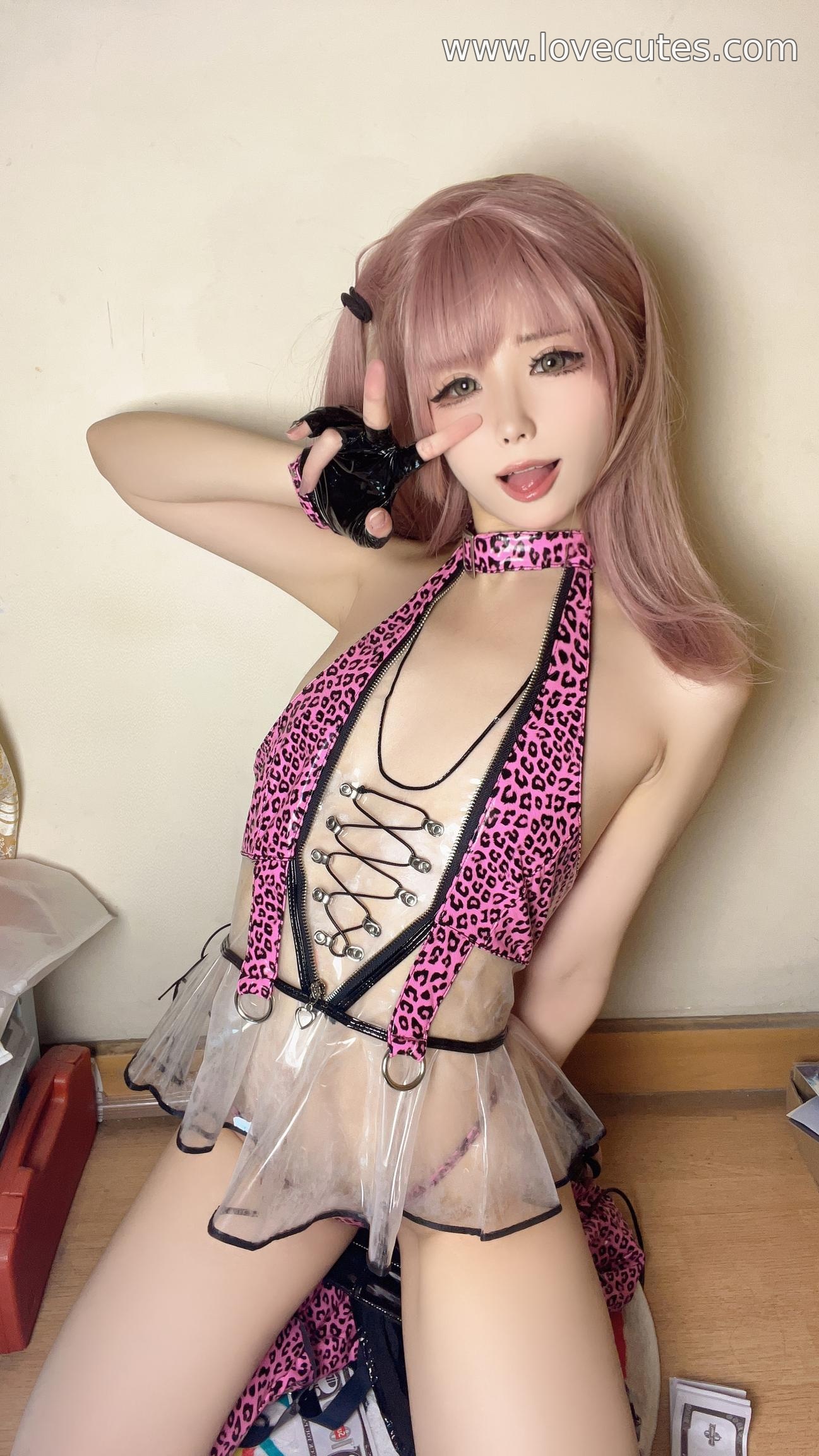 [写真] Quan冉有点饿 - 千禧豹：千禧风豹纹造型很有态度 少女感里带点野 翘臀曲线很吸睛 25P