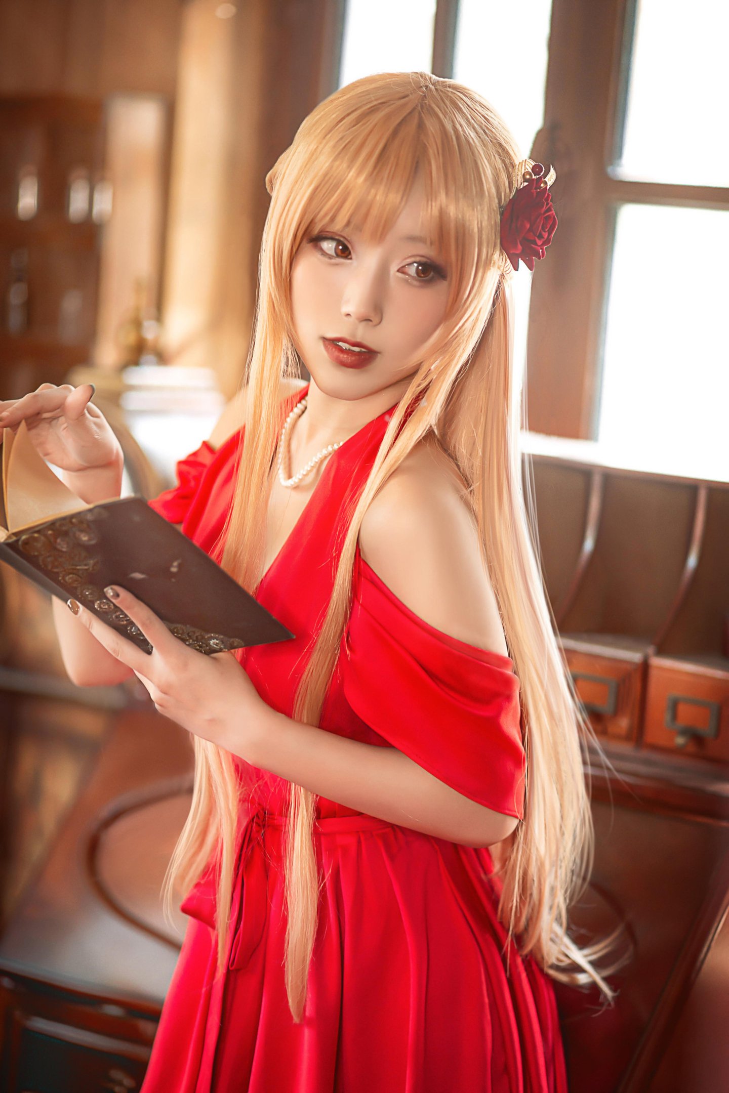 [costume play] 切切Celia - 亚丝娜紅色禮服：造型搶眼，角色氣質完美掌握，優雅中帶點性感 28P