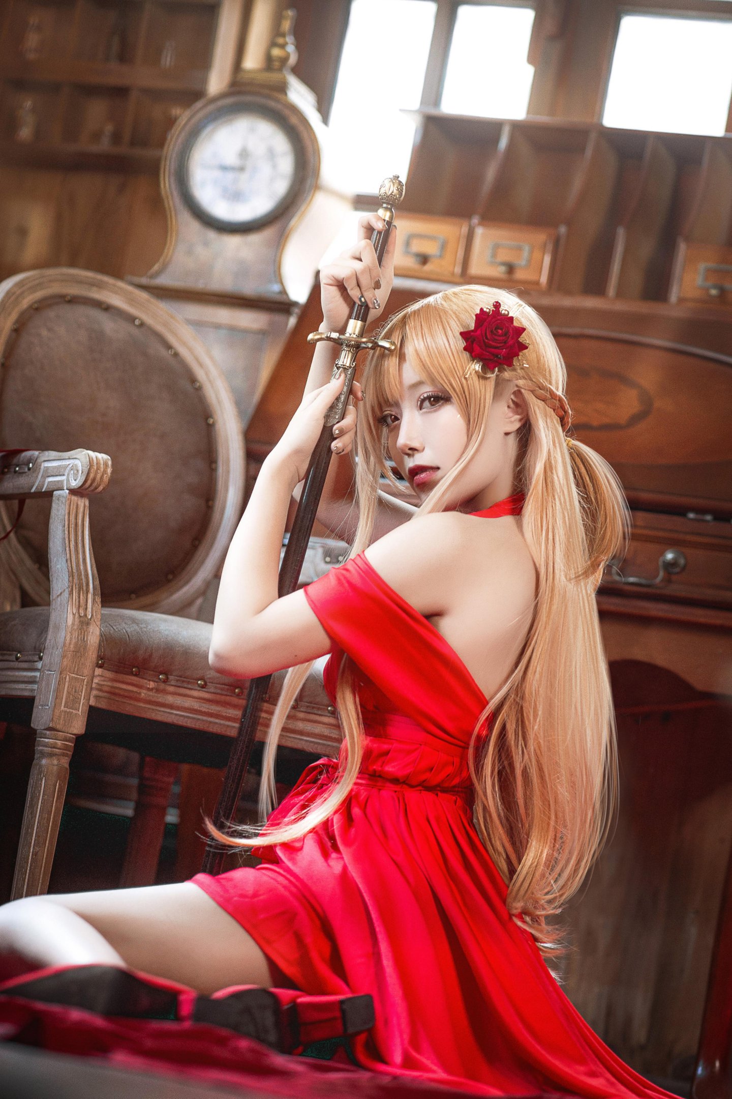 [costume play] 切切Celia - 亚丝娜紅色禮服：造型搶眼，角色氣質完美掌握，優雅中帶點性感 28P