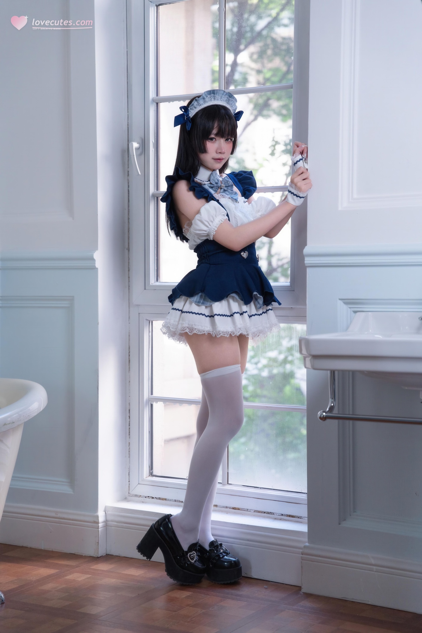 [Cosplay] Shimizu Nagi - Maid Service Theme: Sweet Maid Vibes Enhanced by White Stockings, Pure and Adorable 68P